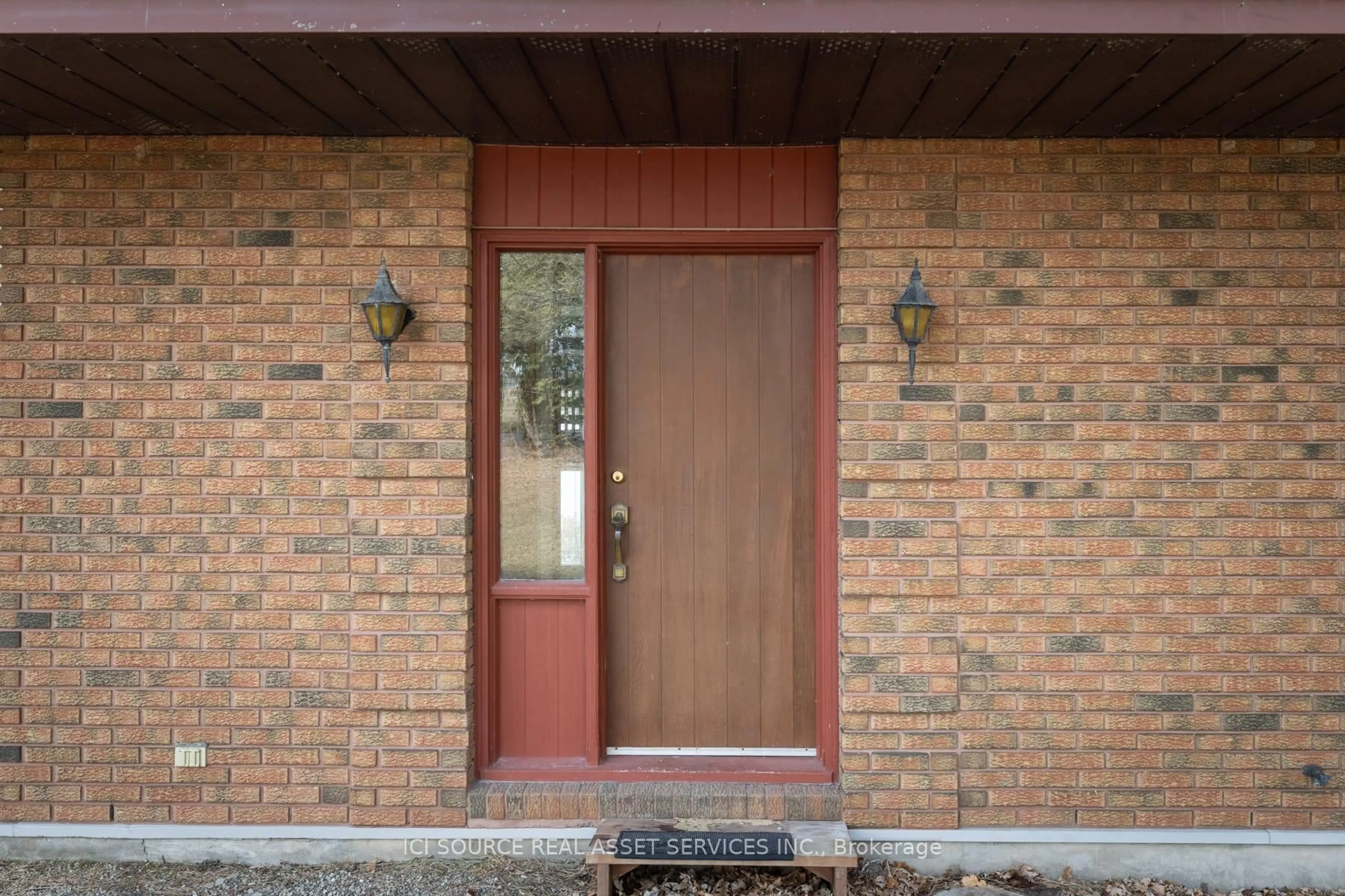 Indoor entryway for 1141 Front Rd, Kingston Ontario K7M 4M2
