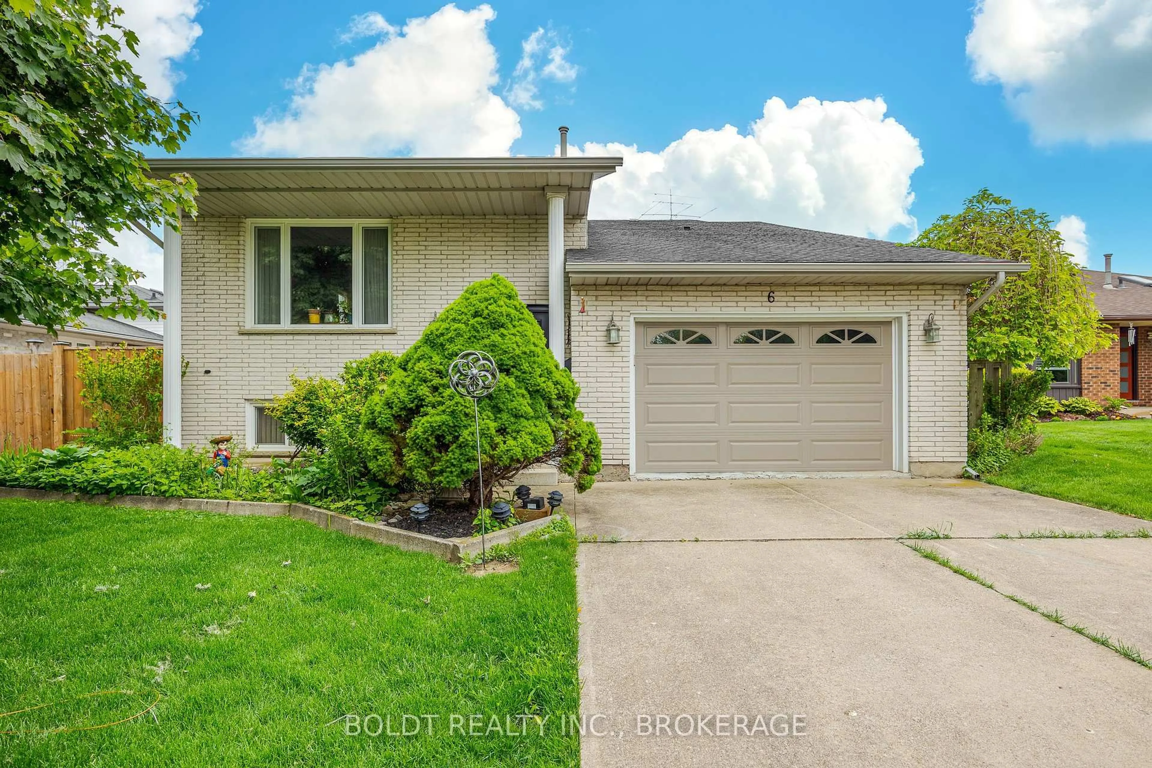 Unknown for 6 Stephenson Crt, Thorold Ontario L2V 4Y8