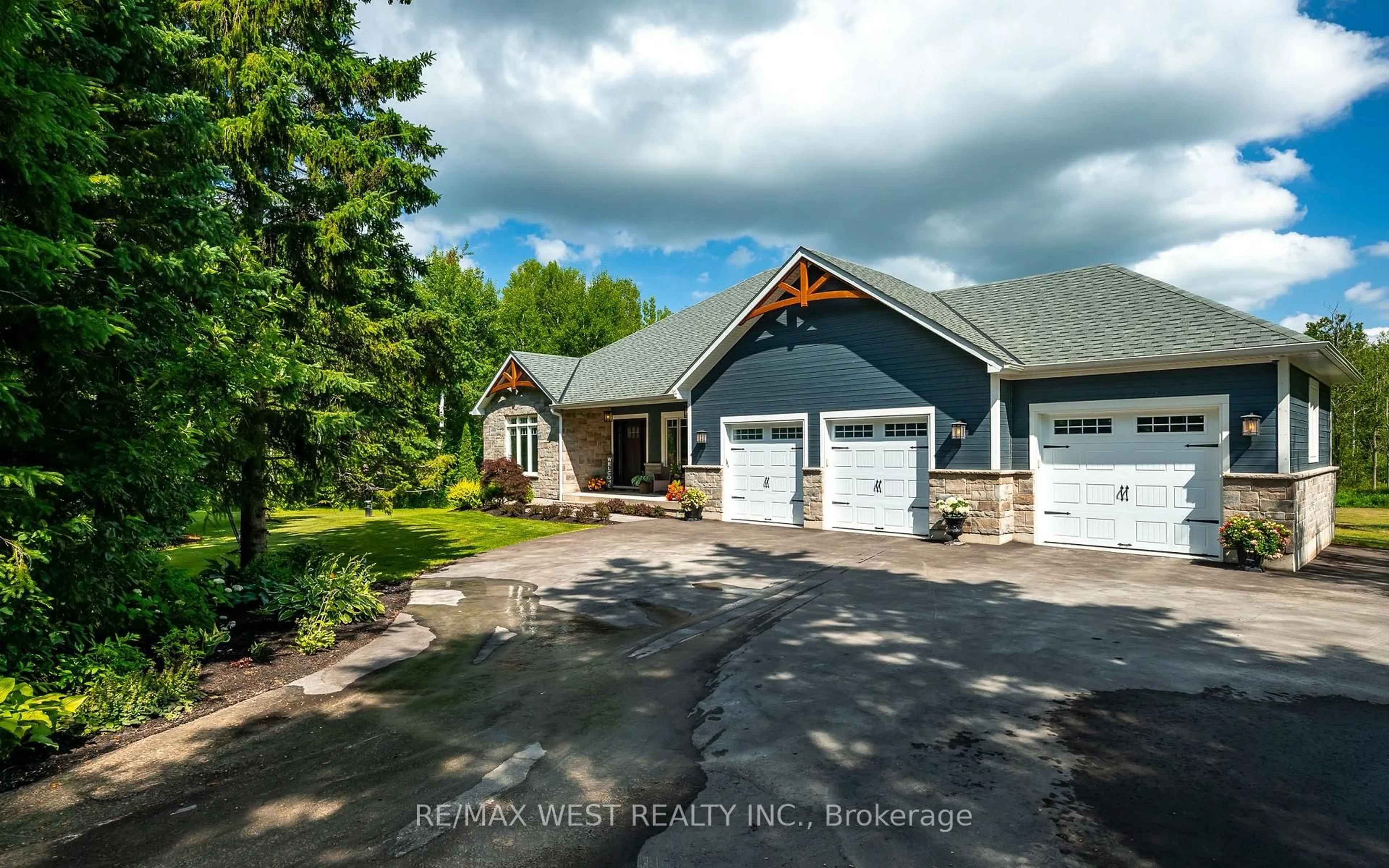 A pic from outside/outdoor area/front of a property/back of a property/a pic from drone, unknown for 8769 Erin Garafraxa Town Line, Erin Ontario L0N 1N0