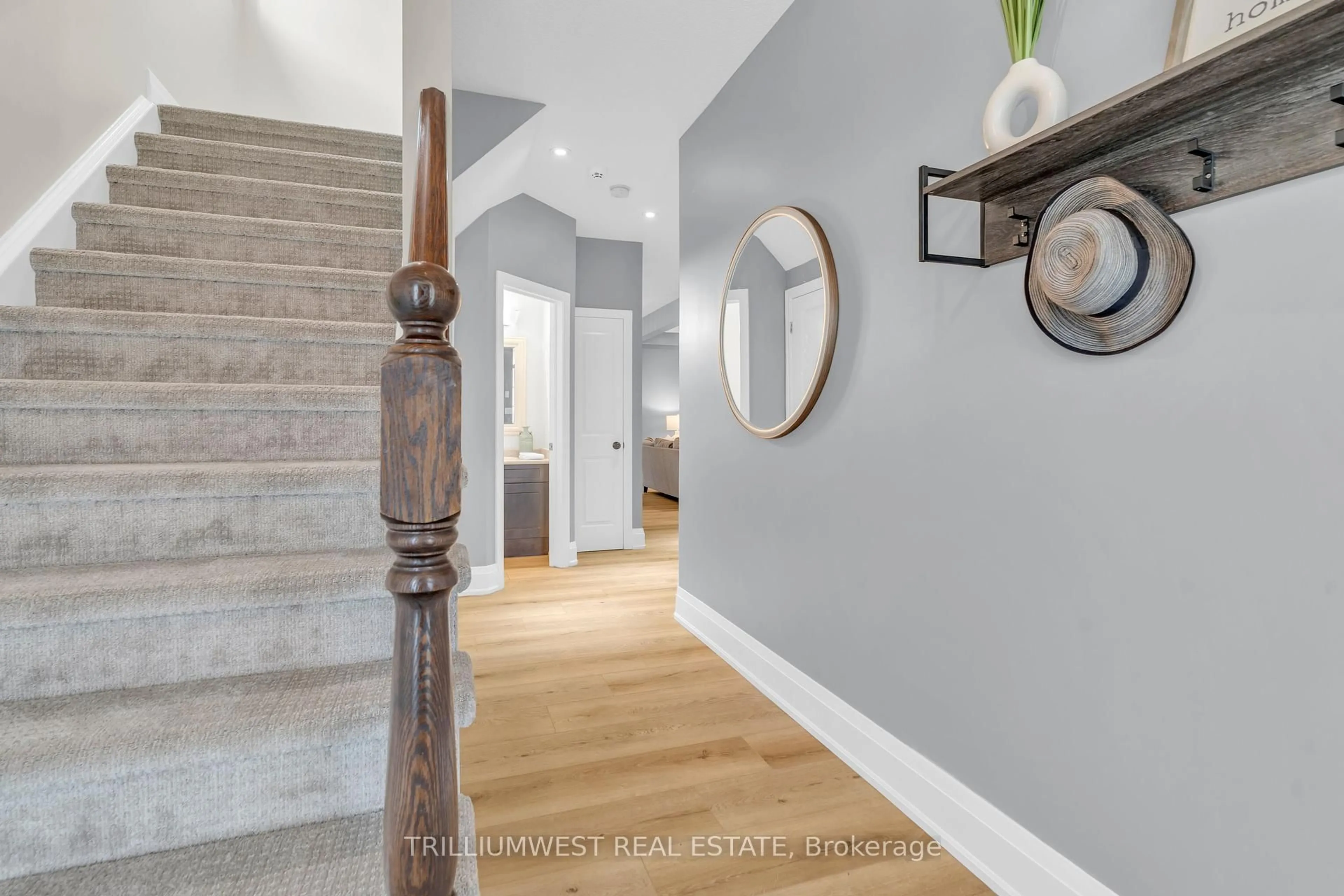 Indoor entryway for 293 Watervale Cres, Kitchener Ontario N2A 0G7