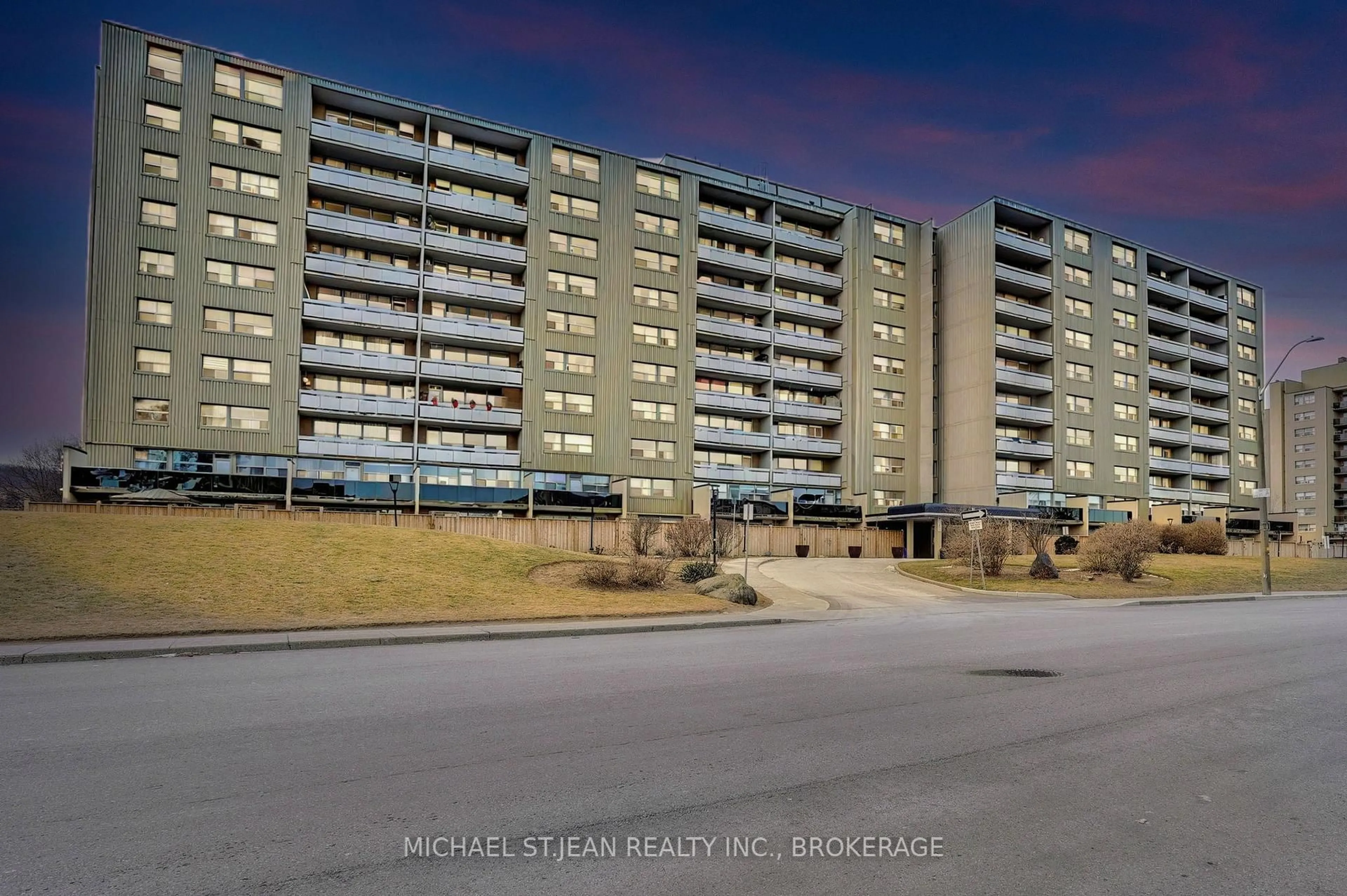 A pic from outside/outdoor area/front of a property/back of a property/a pic from drone, street for 15 Albright Rd #1, Hamilton Ontario L8K 5J2