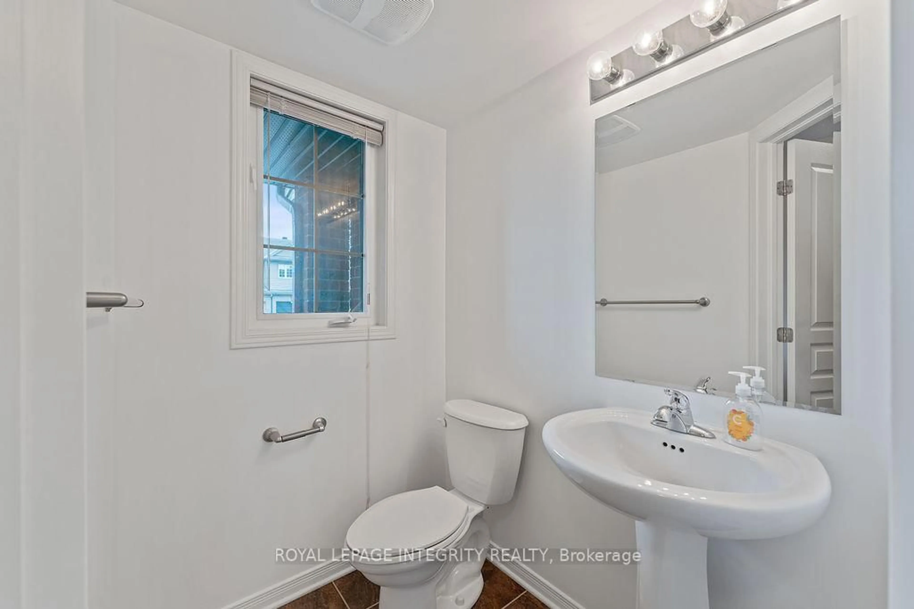 Standard bathroom, unknown for 203 Kingswell St, Ottawa Ontario K1T 0L1