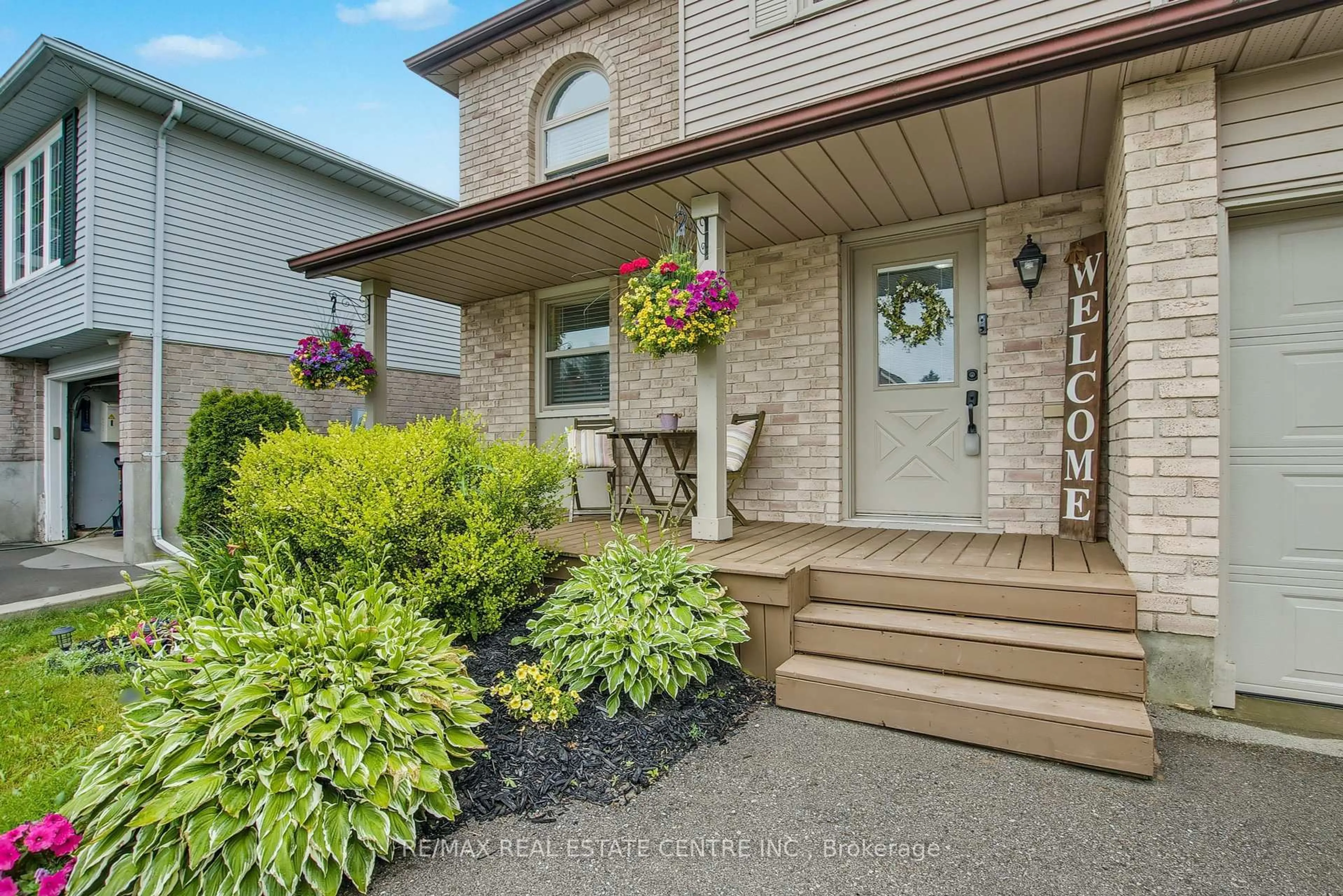 Unknown for 103 Ironstone Dr, Cambridge Ontario N1P 1A4