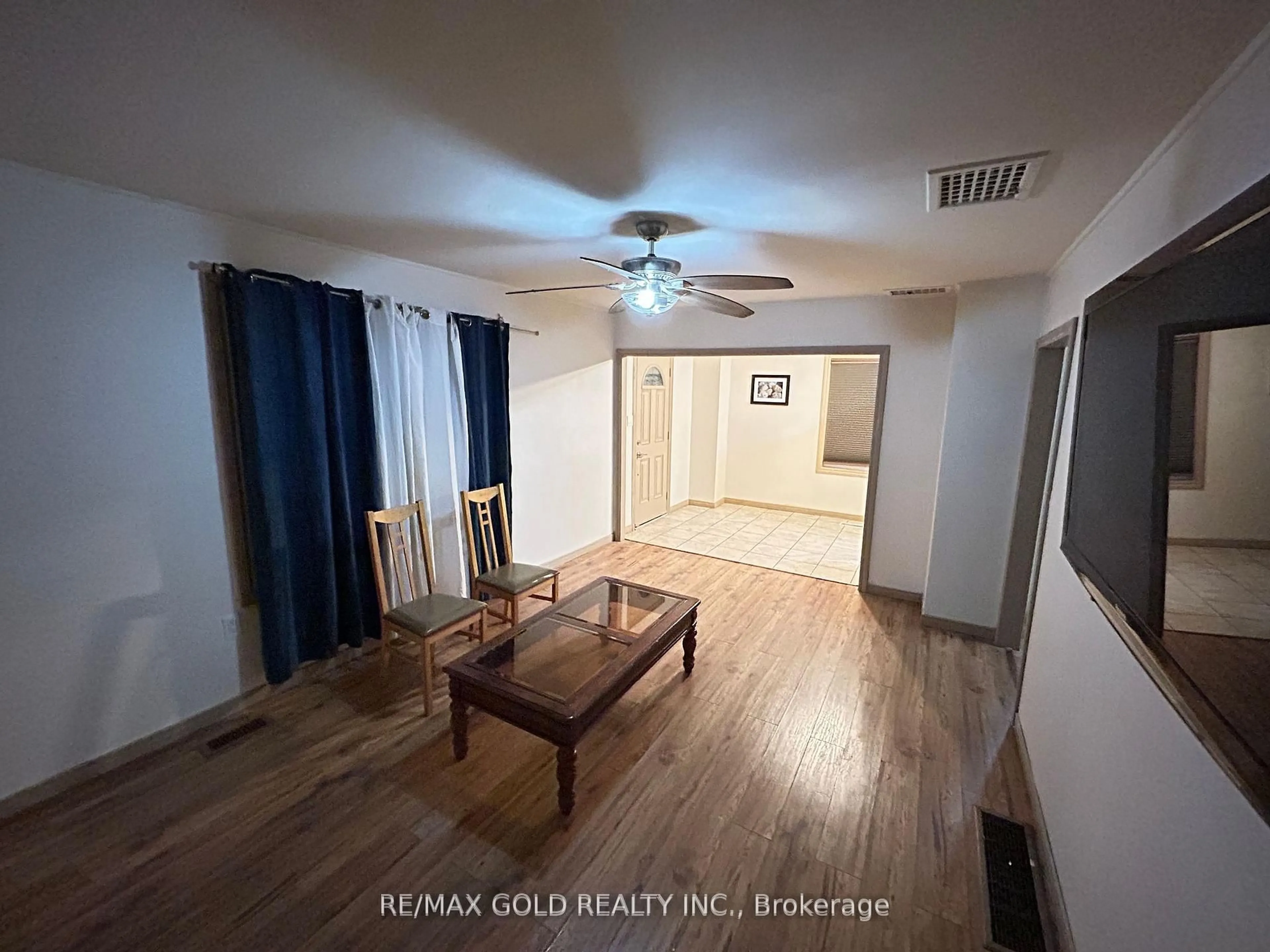 A pic of a room for 1315 Partington Ave, Windsor Ontario N9B 2P5