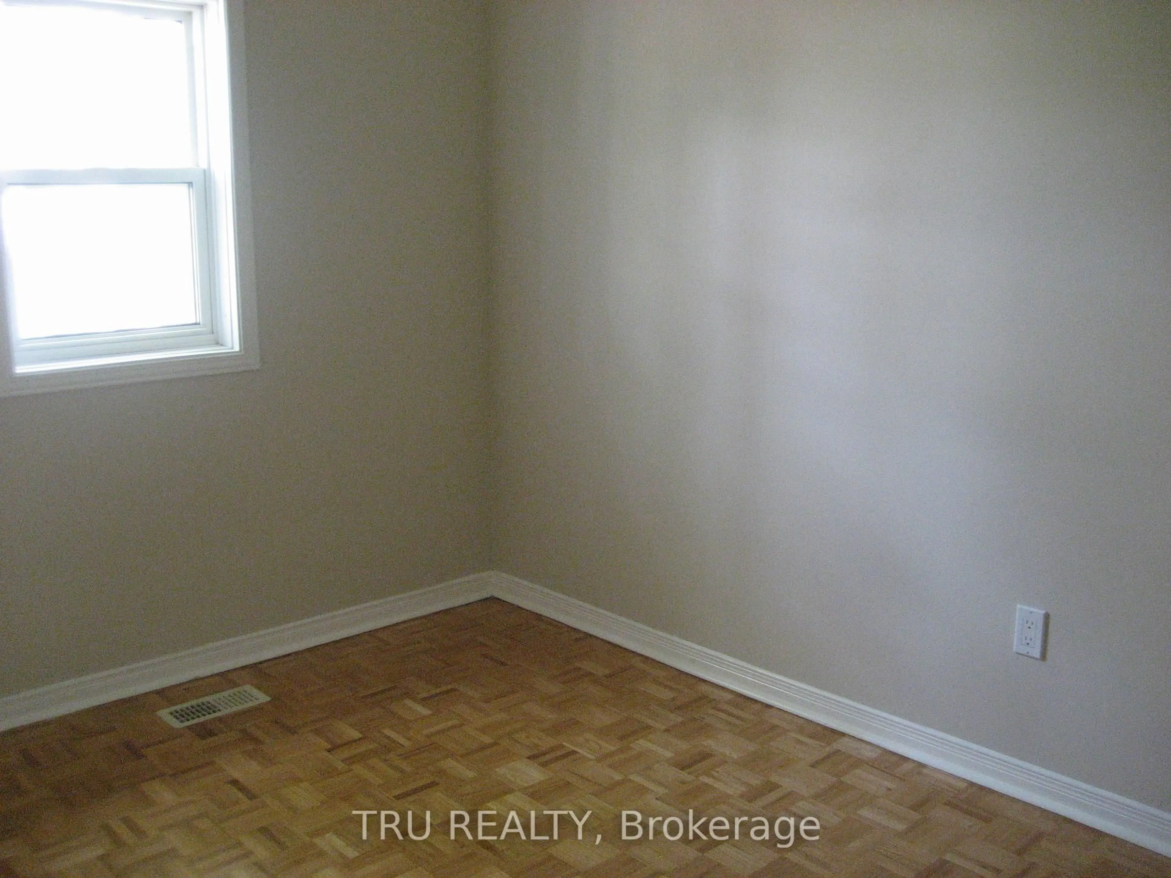 A pic of a room for 1567 Goth Ave, Ottawa Ontario K1T 1E3