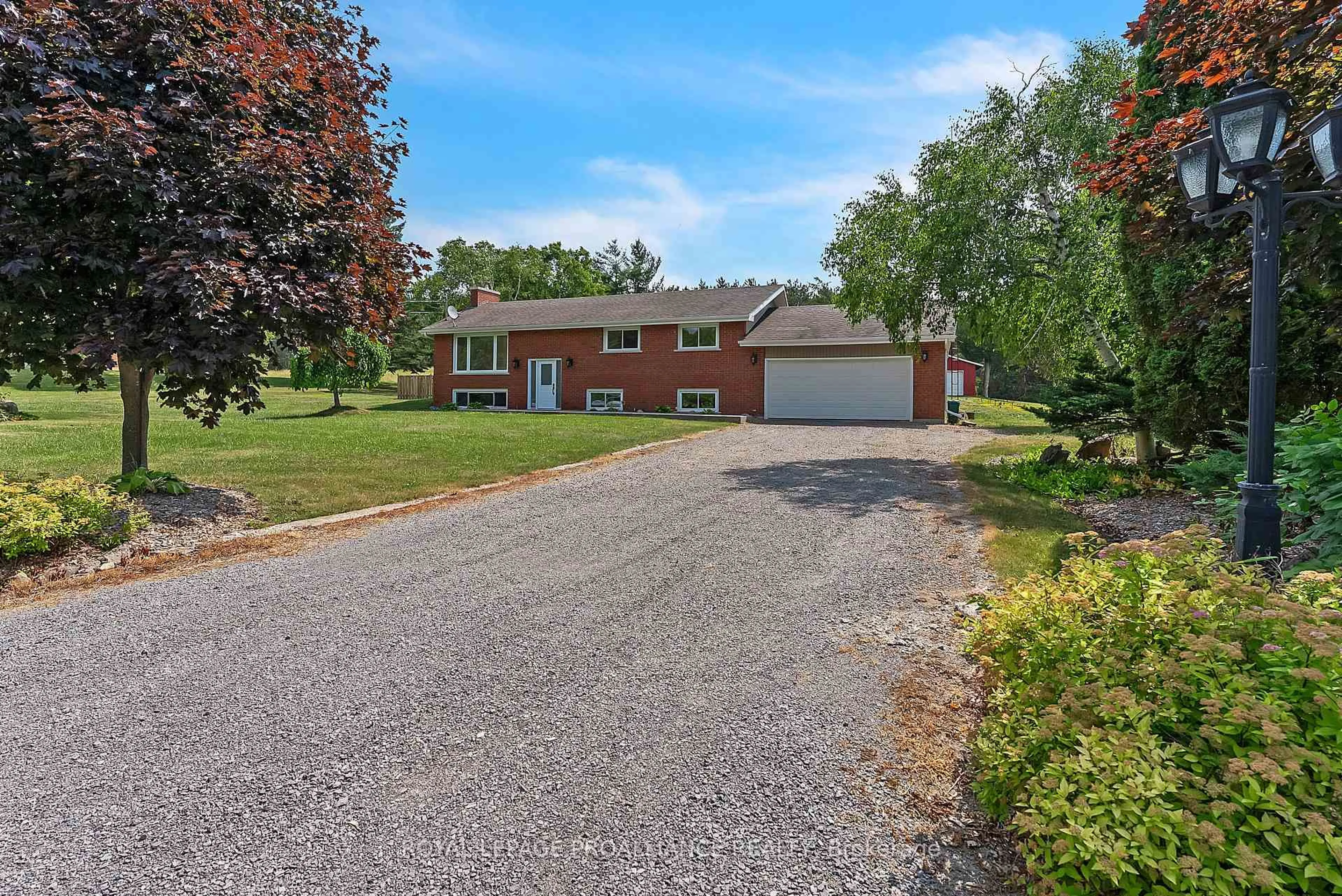 A pic from outside/outdoor area/front of a property/back of a property/a pic from drone, street for 42 Roslin Rd, Belleville Ontario K0K 2Y0