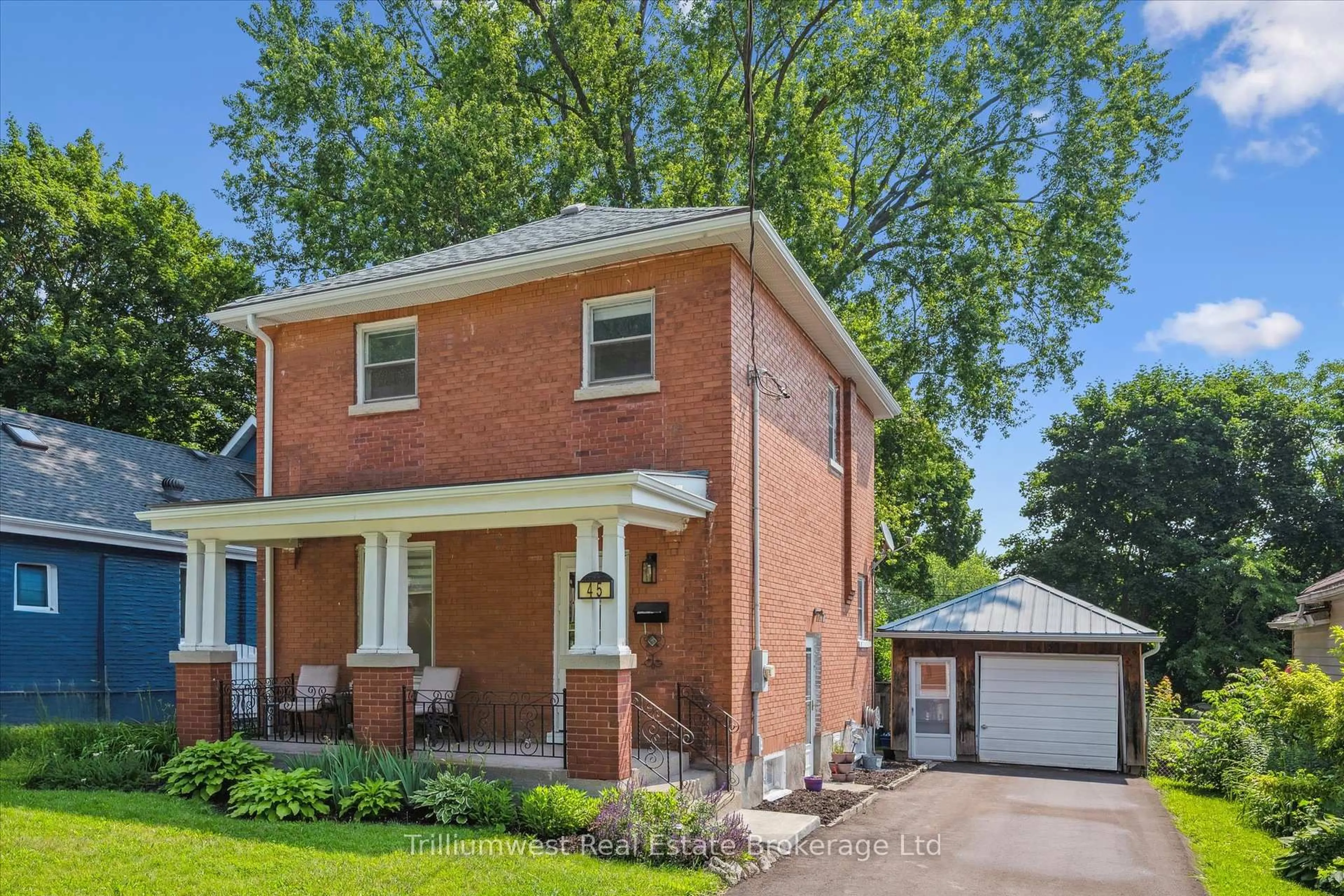 Home with brick exterior material, street for 45 Forest Rd, Cambridge Ontario N1S 3B4