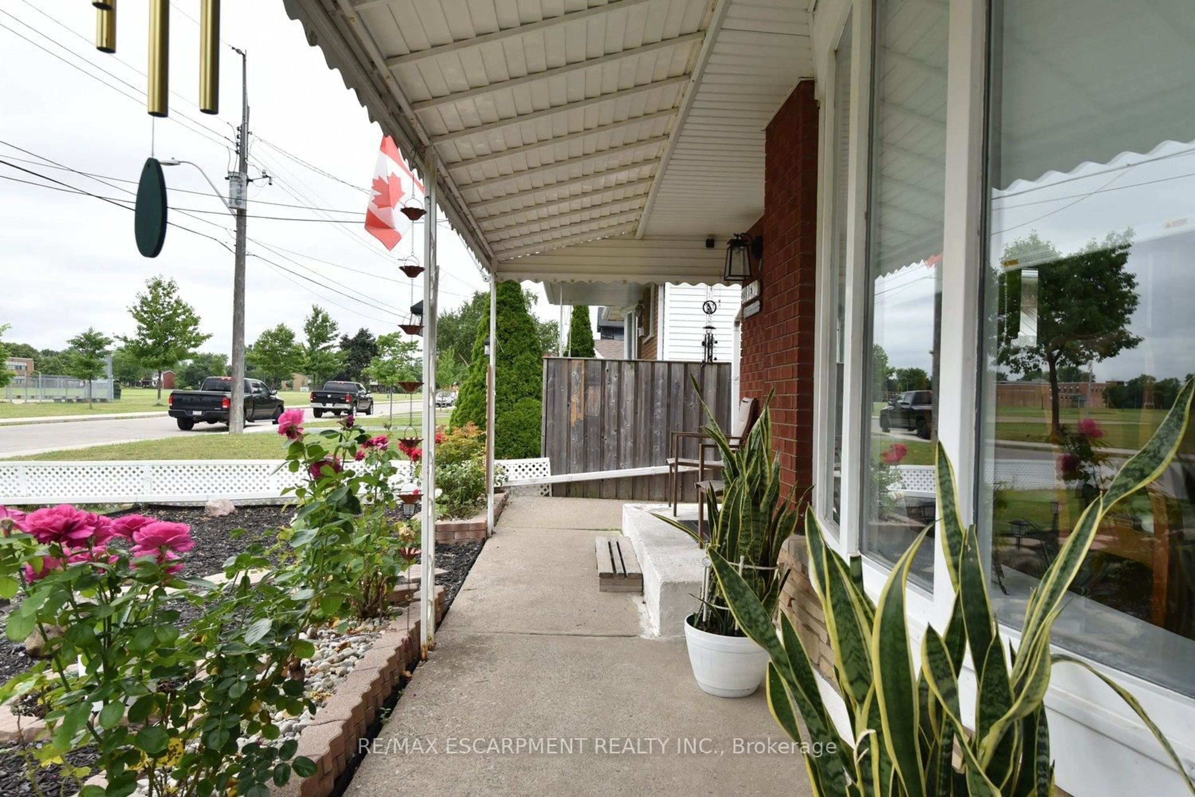 Patio, street for 73 Reno Ave, Hamilton Ontario L8T 2S5