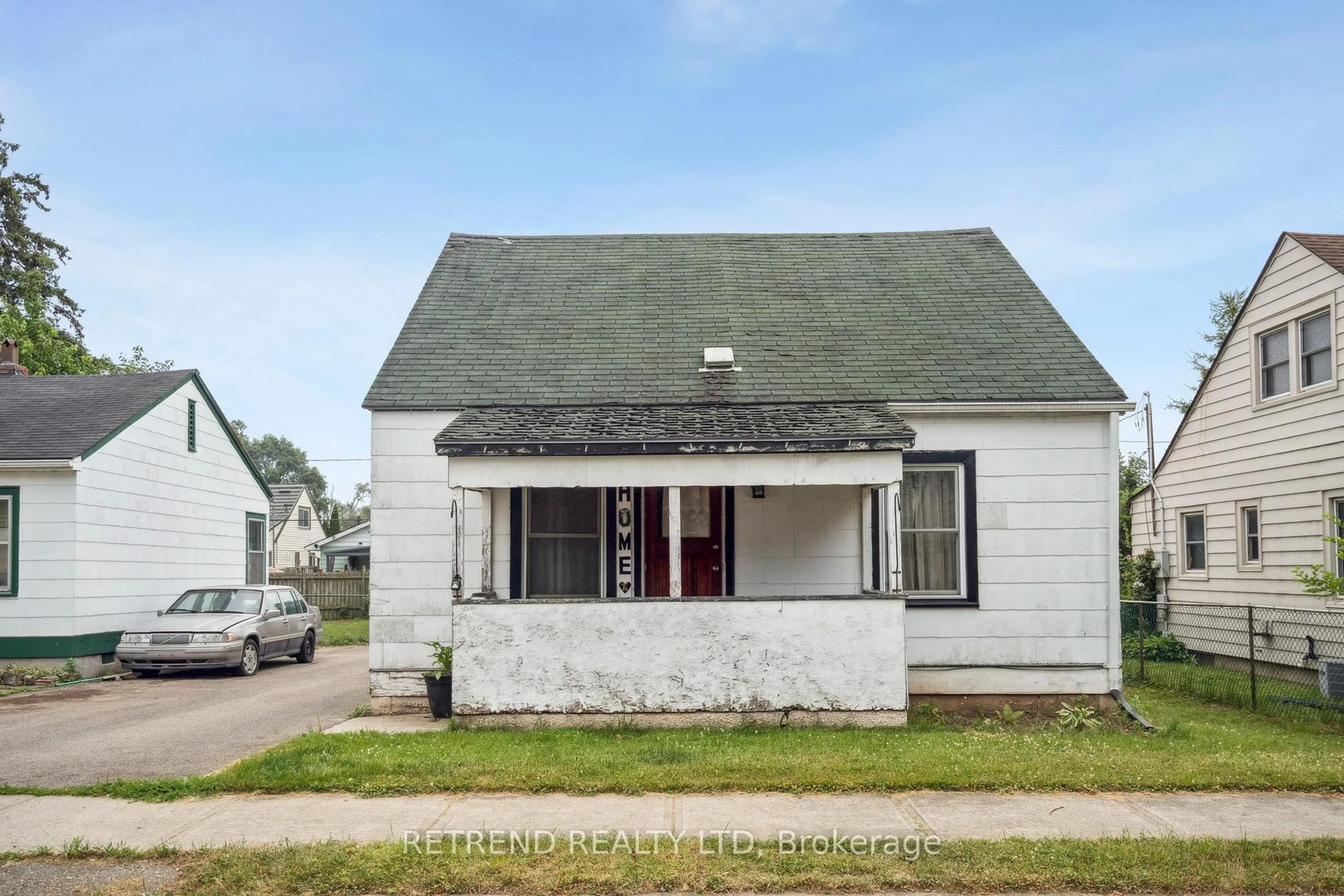 Home with vinyl exterior material, street for 78 eighth Ave, Brantford Ontario L4X 2R6