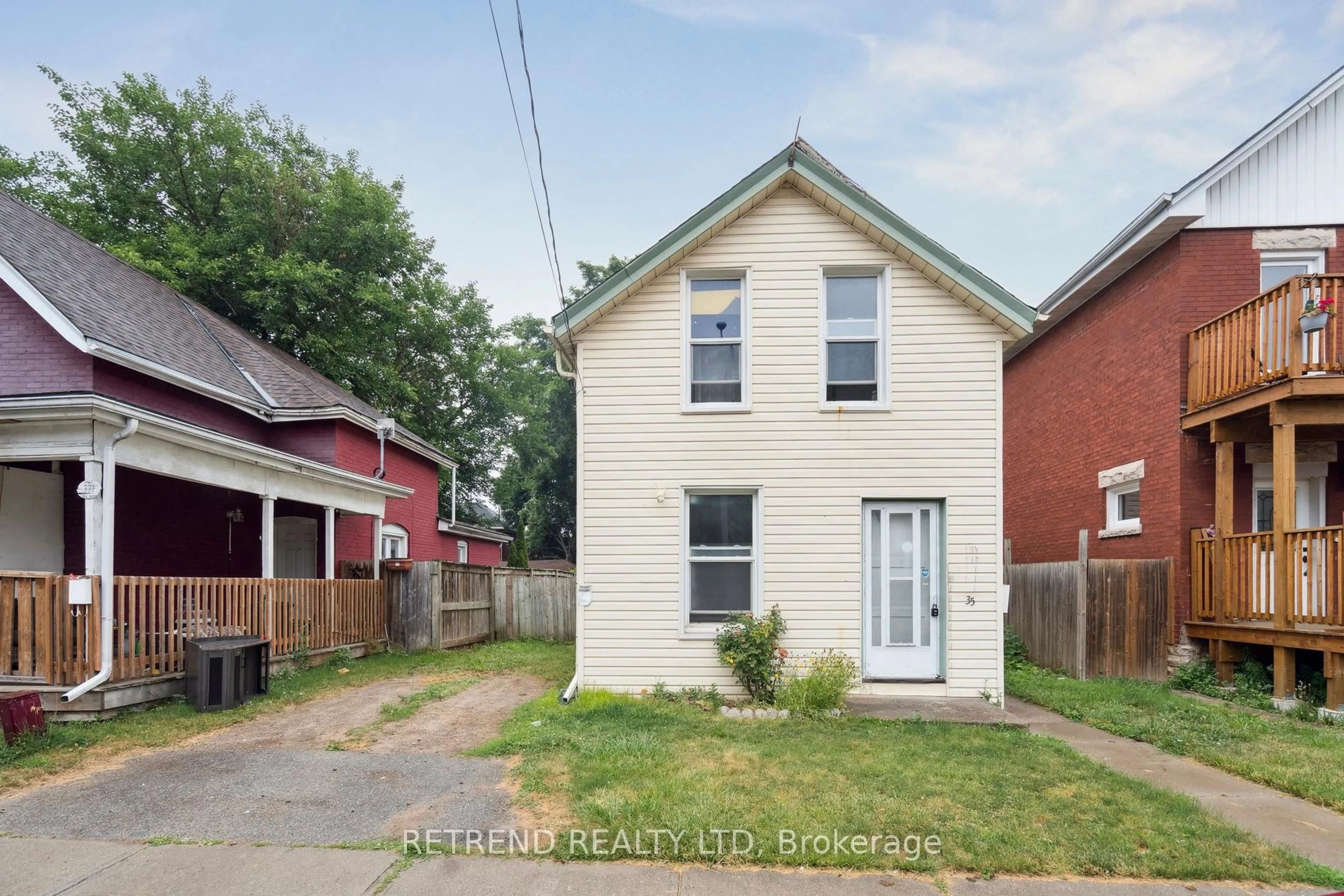 Home with brick exterior material, street for 35 Park Ave, Brantford Ontario N3S 5T5