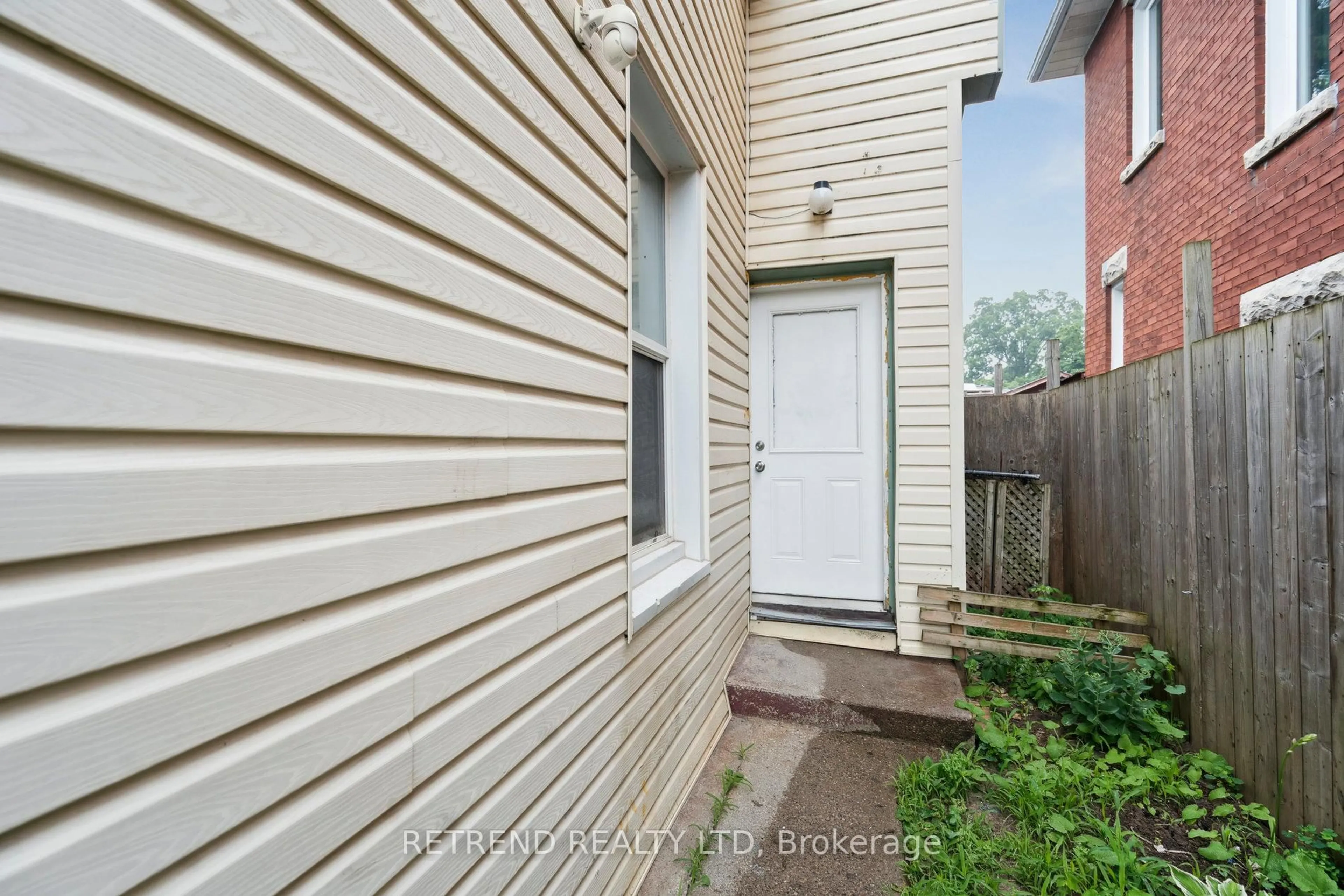 Unknown for 35 Park Ave, Brantford Ontario N3S 5T5