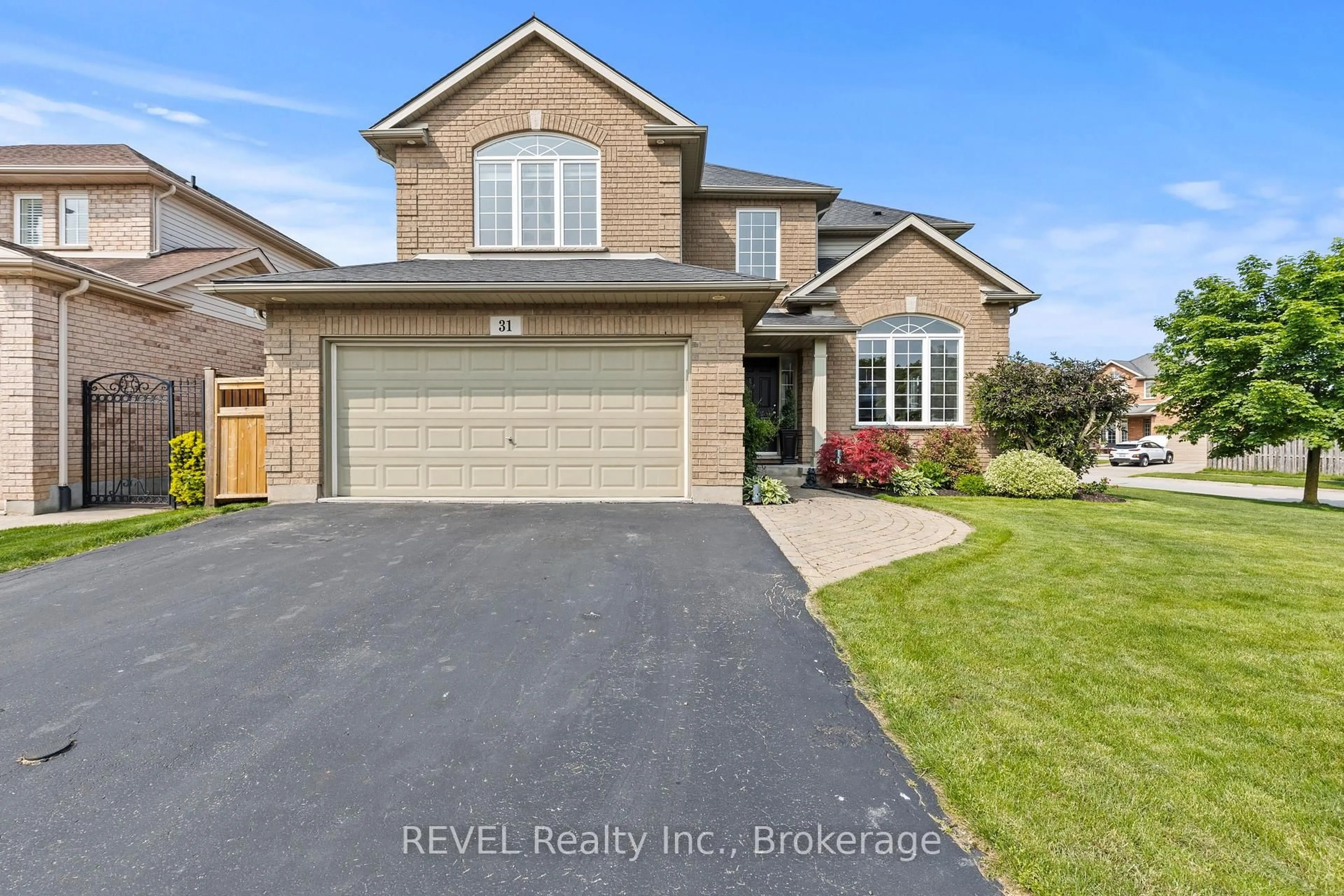 Home with brick exterior material, street for 31 Raspberry Tr, Thorold Ontario L2V 5E3