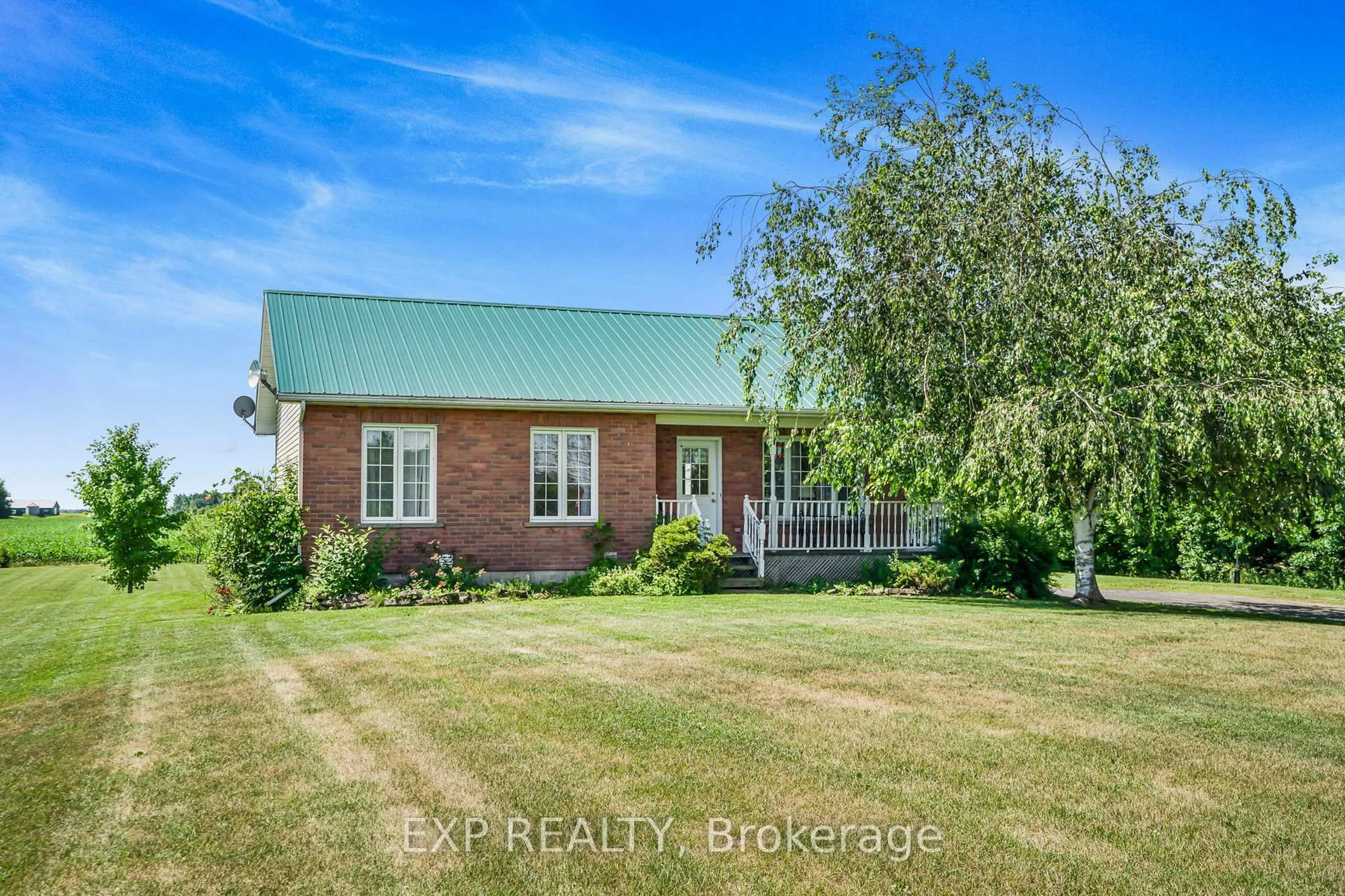 A pic from outside/outdoor area/front of a property/back of a property/a pic from drone, unknown for 896 County Rd 18 Rd, East Hawkesbury Ontario K0B 1M0