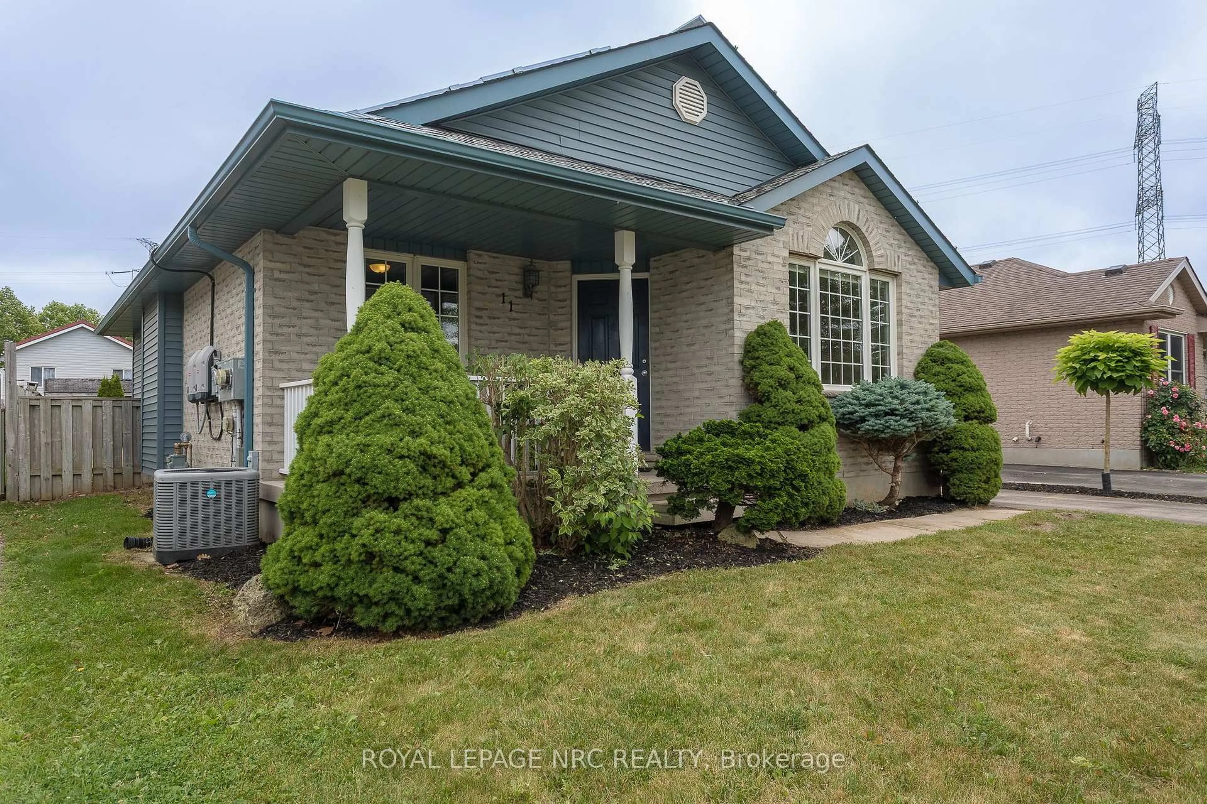 Unknown for 11 Goldenrod Crt, St. Thomas Ontario N5P 4M7