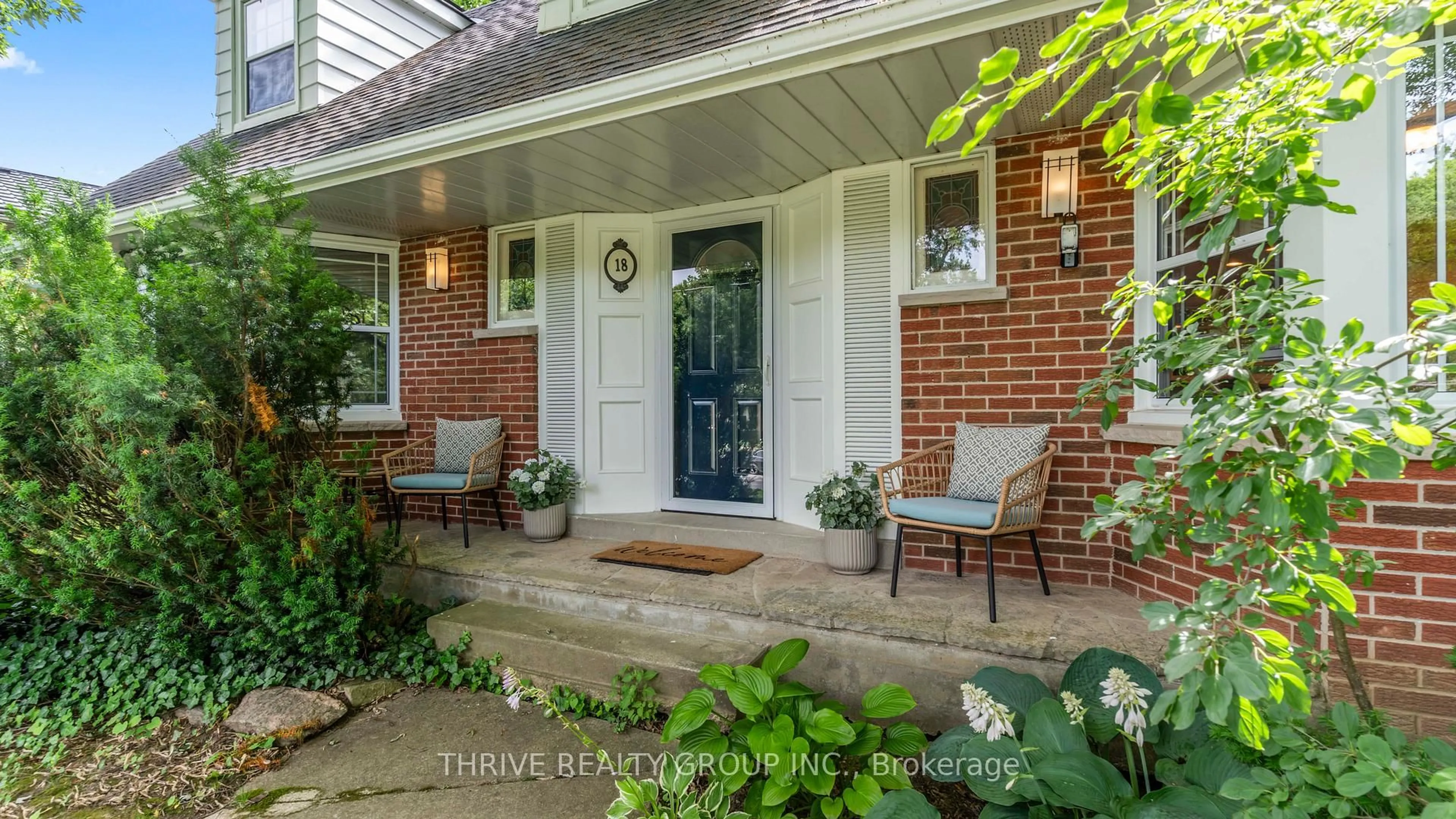 Indoor entryway for 18 Metamora Cres, London North Ontario N6G 1R3