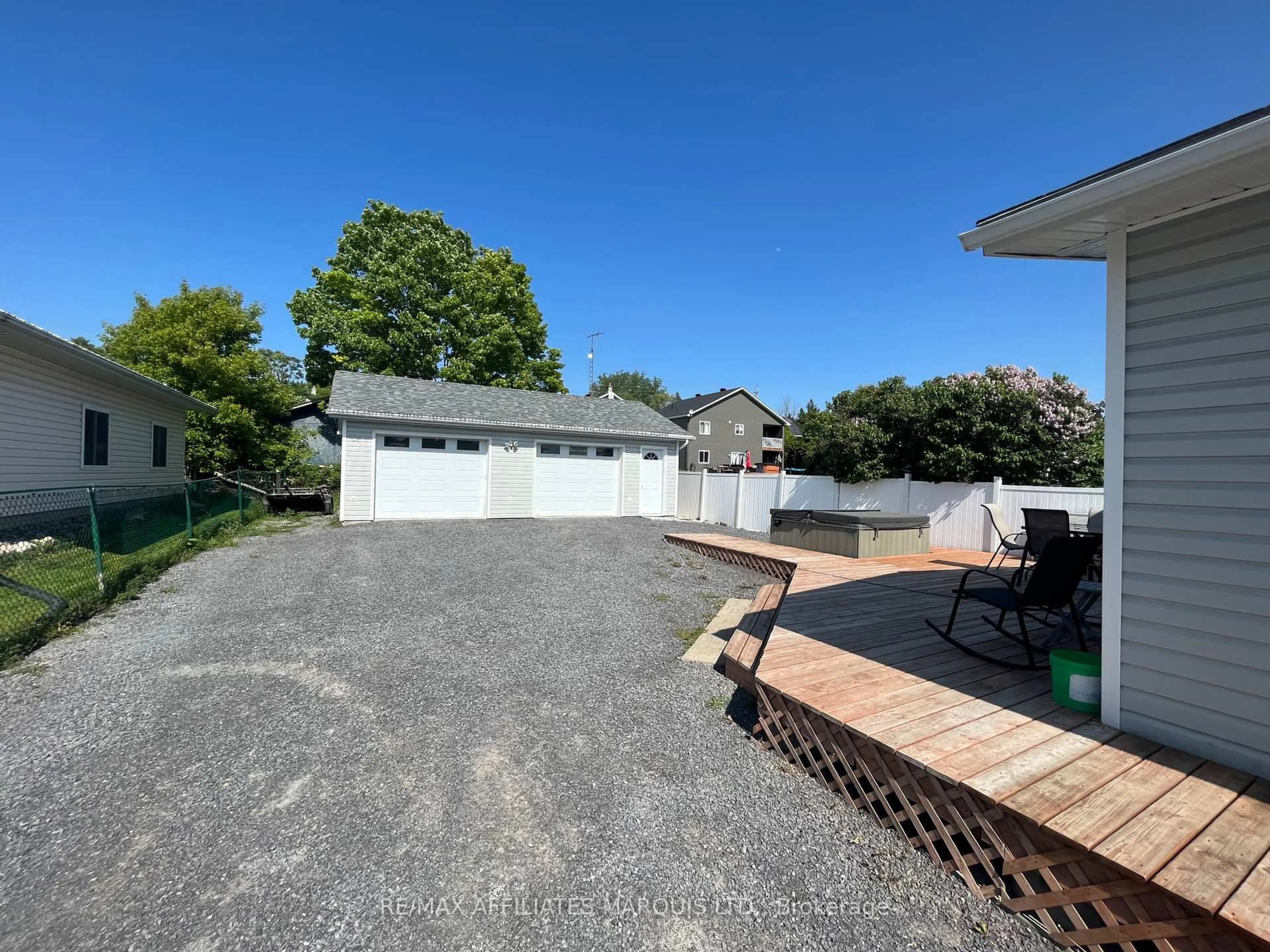 A pic from outside/outdoor area/front of a property/back of a property/a pic from drone, street for 25 Church St, North Stormont Ontario K0C 1W0