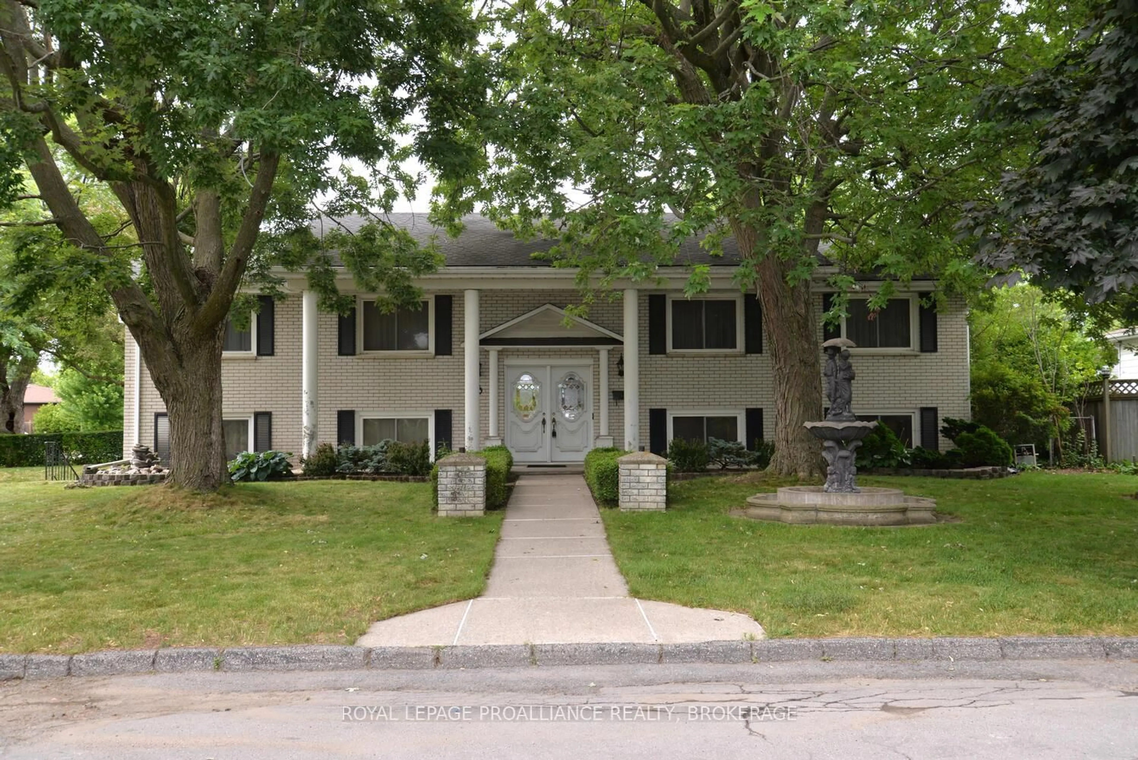 Unknown for 6 Michael Grass Cres, Kingston Ontario K7M 2W3