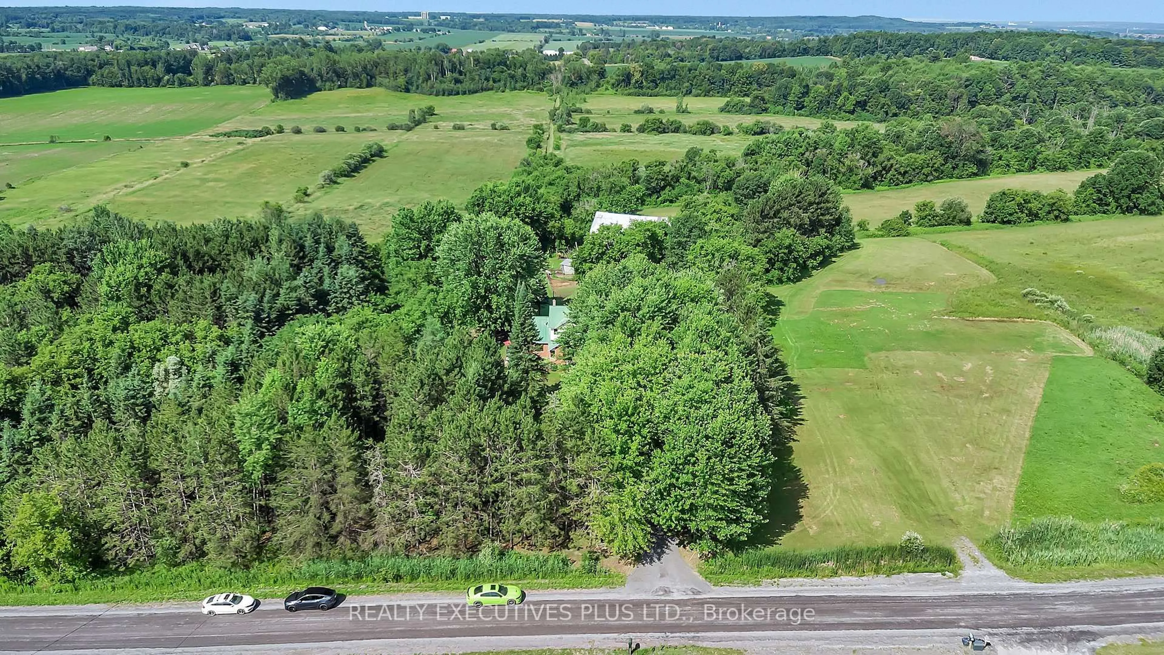 A pic from outside/outdoor area/front of a property/back of a property/a pic from drone, water/lake/river/ocean view for 1150 Brazeau Rd, Clarence-Rockland Ontario K0A 1N0