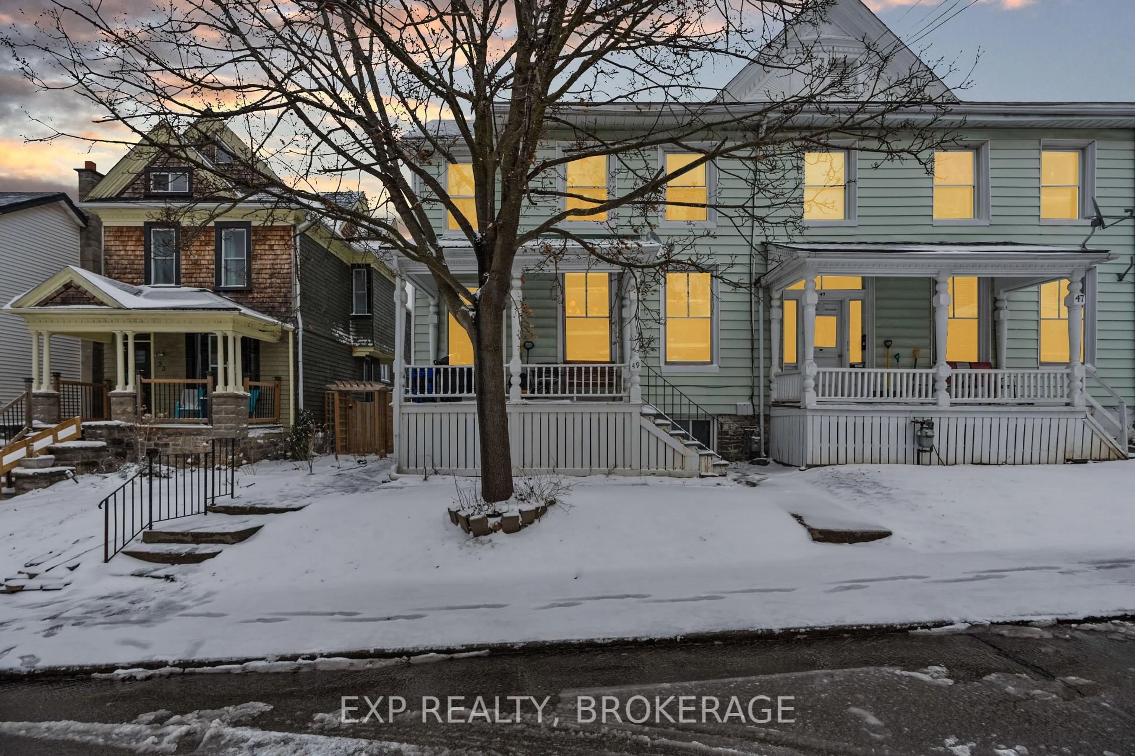 A pic from outside/outdoor area/front of a property/back of a property/a pic from drone, street for 49 WALL St, Brockville Ontario K6V 4S2