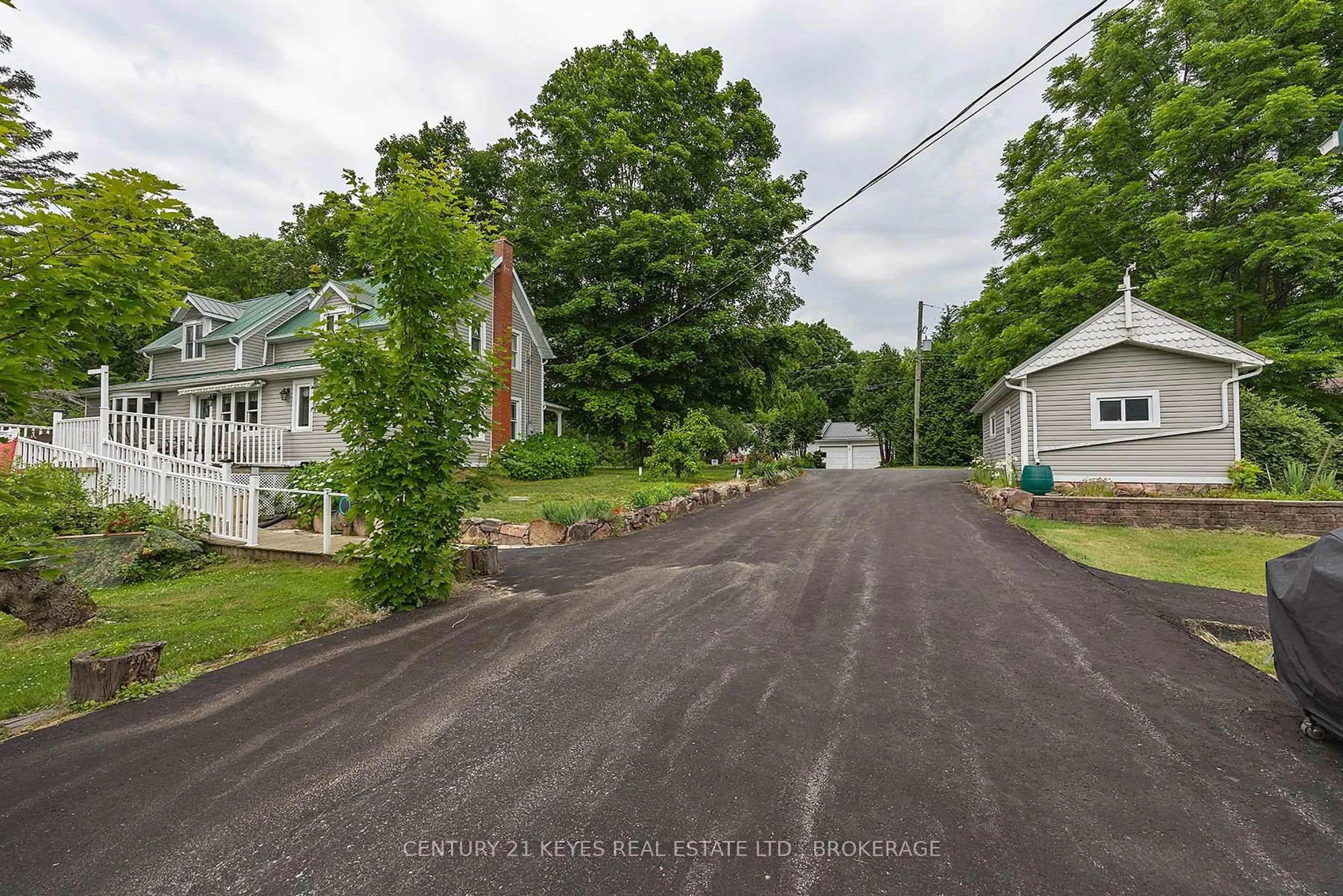 A pic from outside/outdoor area/front of a property/back of a property/a pic from drone, street for 19 Old River Rd, Leeds and the Thousand Islands Ontario K0E 1R0