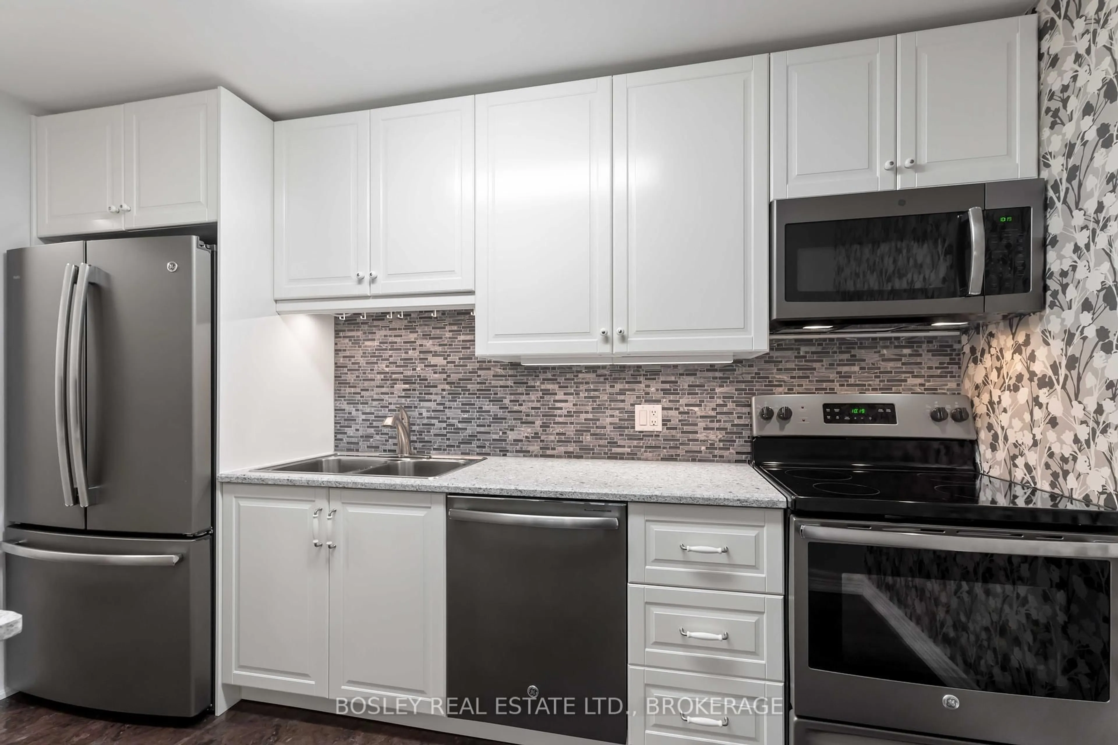 Standard kitchen, unknown for 6 Niagara St #206, Grimsby Ontario L3M 5A4