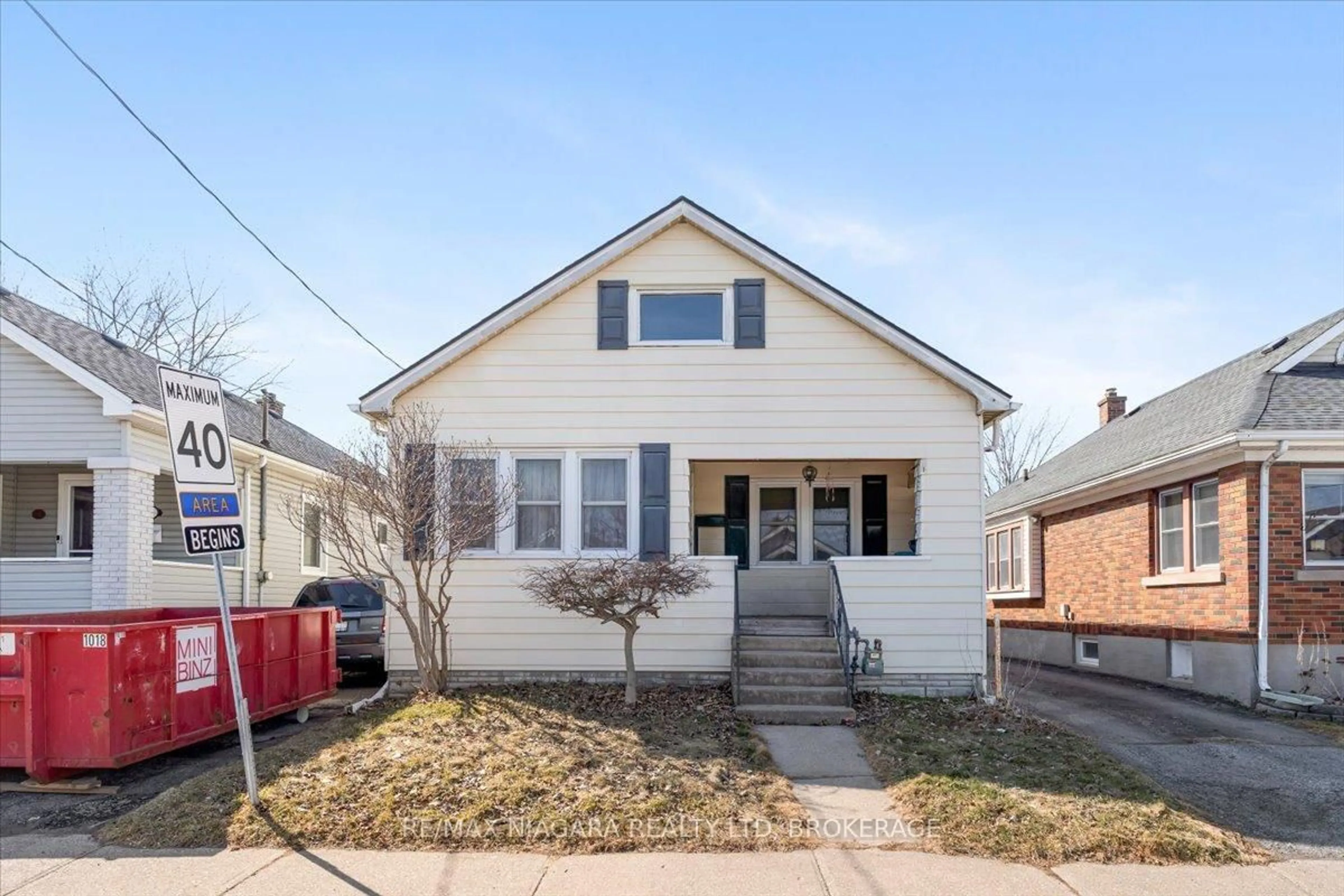 Home with vinyl exterior material, street for 53 Marquis St, St. Catharines Ontario L2R 4Y7