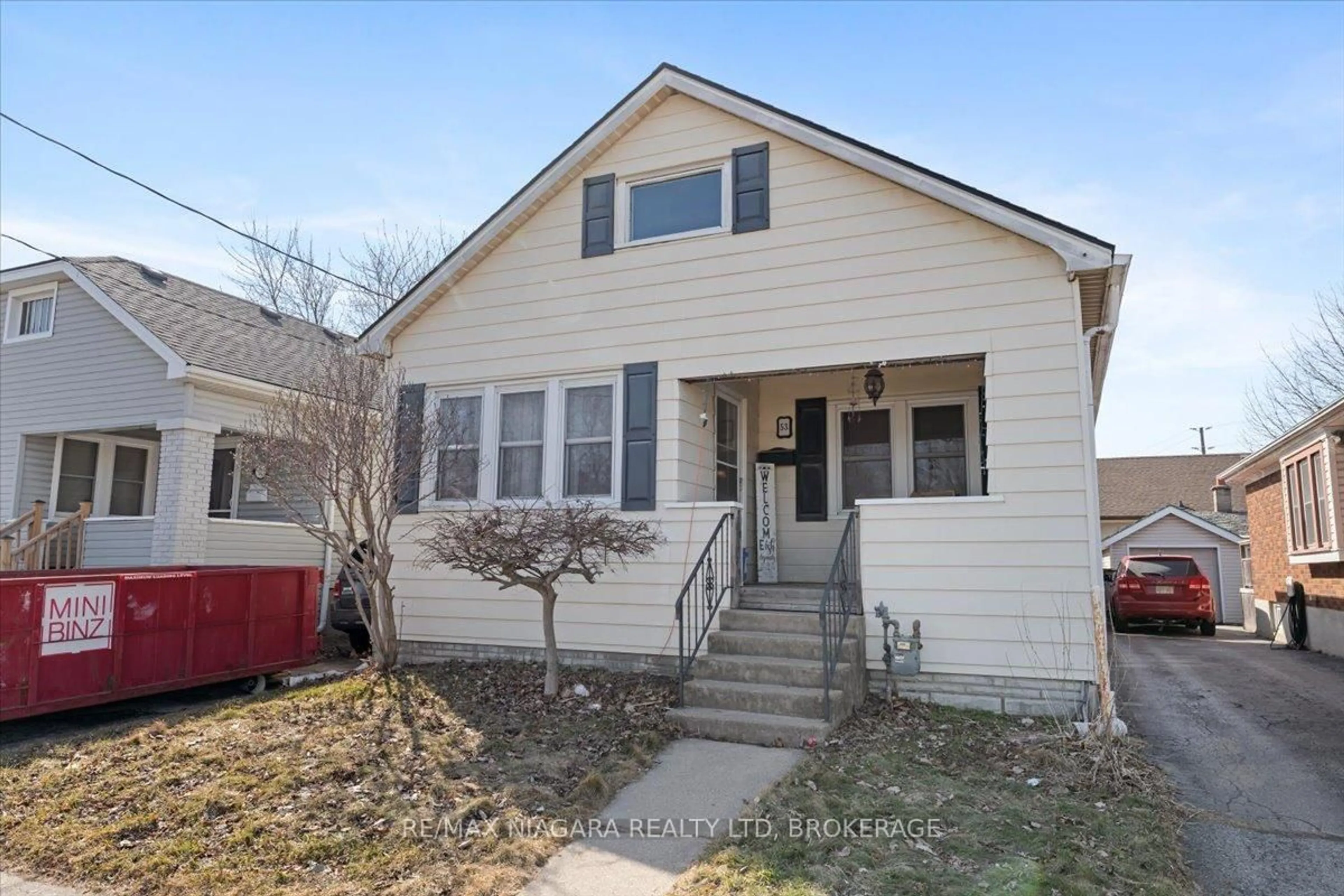 Home with vinyl exterior material, street for 53 Marquis St, St. Catharines Ontario L2R 4Y7