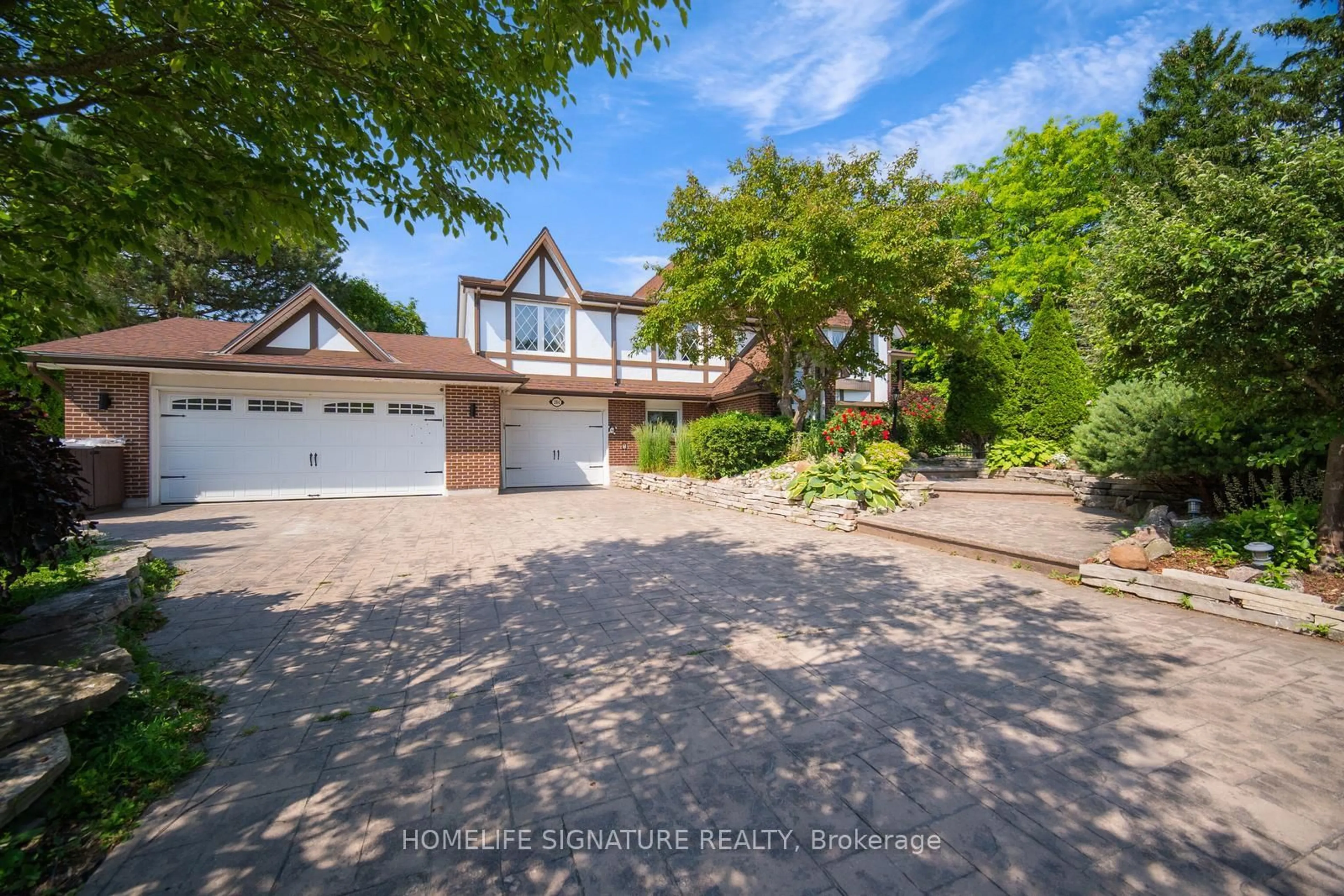 A pic from outside/outdoor area/front of a property/back of a property/a pic from drone, street for 264 Seldon St, Zorra Ontario N0M 2M0