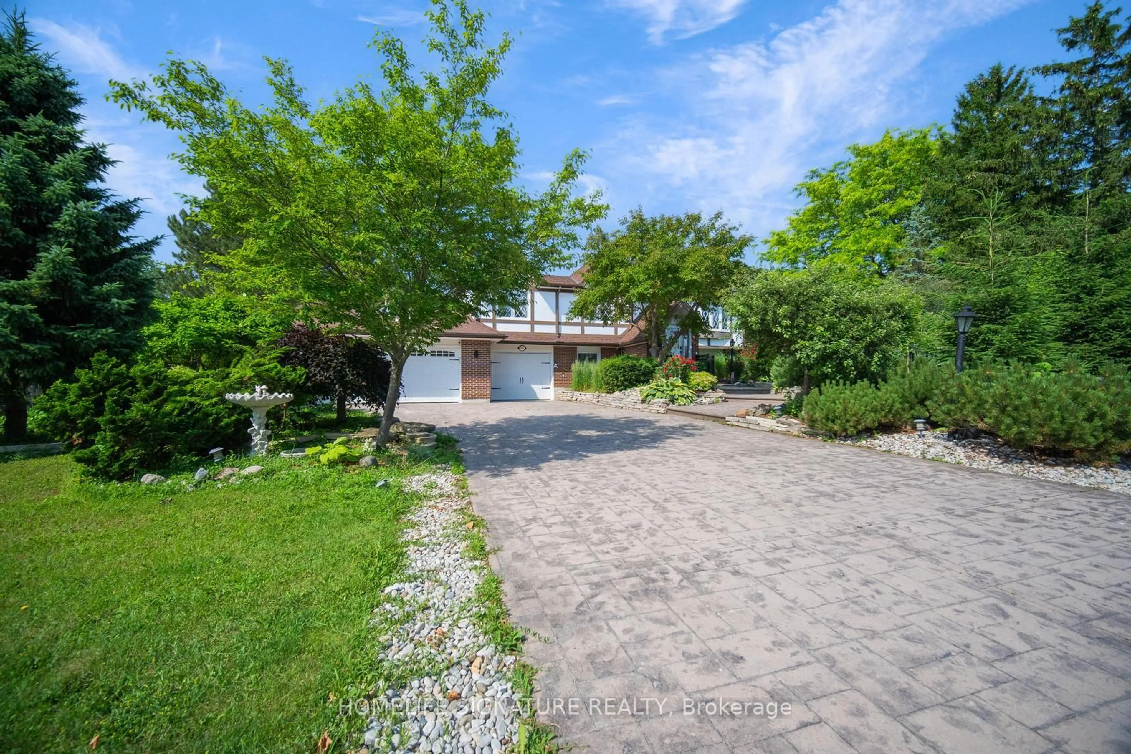 A pic from outside/outdoor area/front of a property/back of a property/a pic from drone, street for 264 Seldon St, Zorra Ontario N0M 2M0