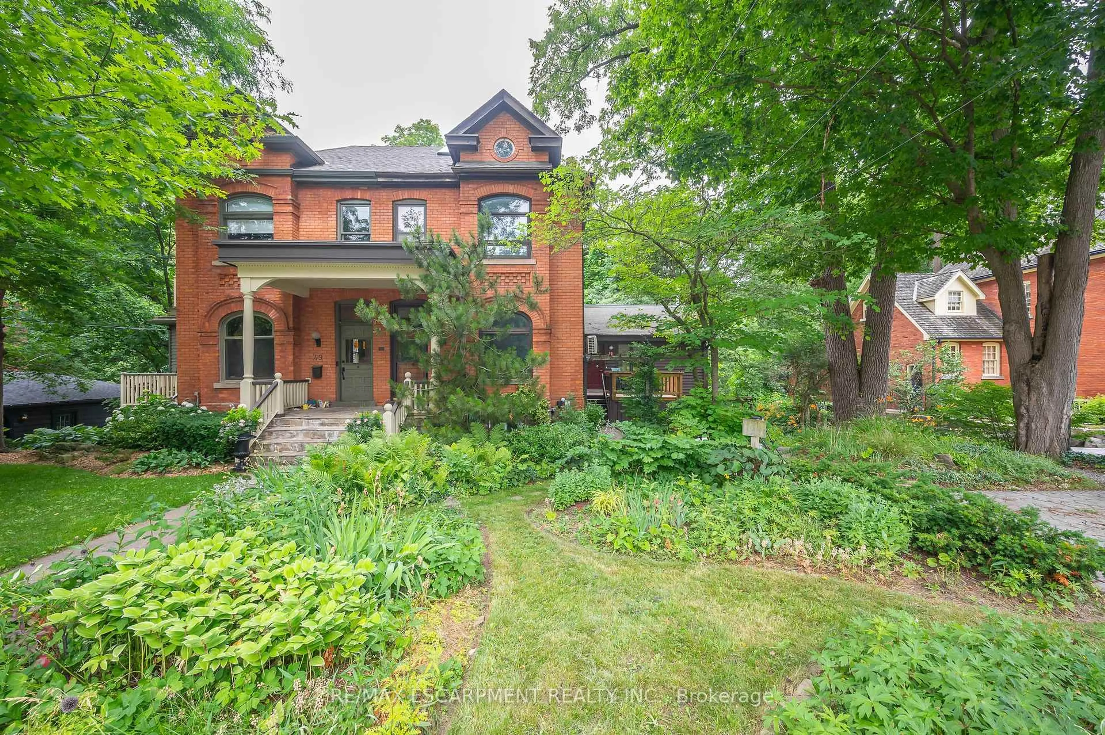 Unknown for 47 Cross St, Hamilton Ontario L9H 2R5