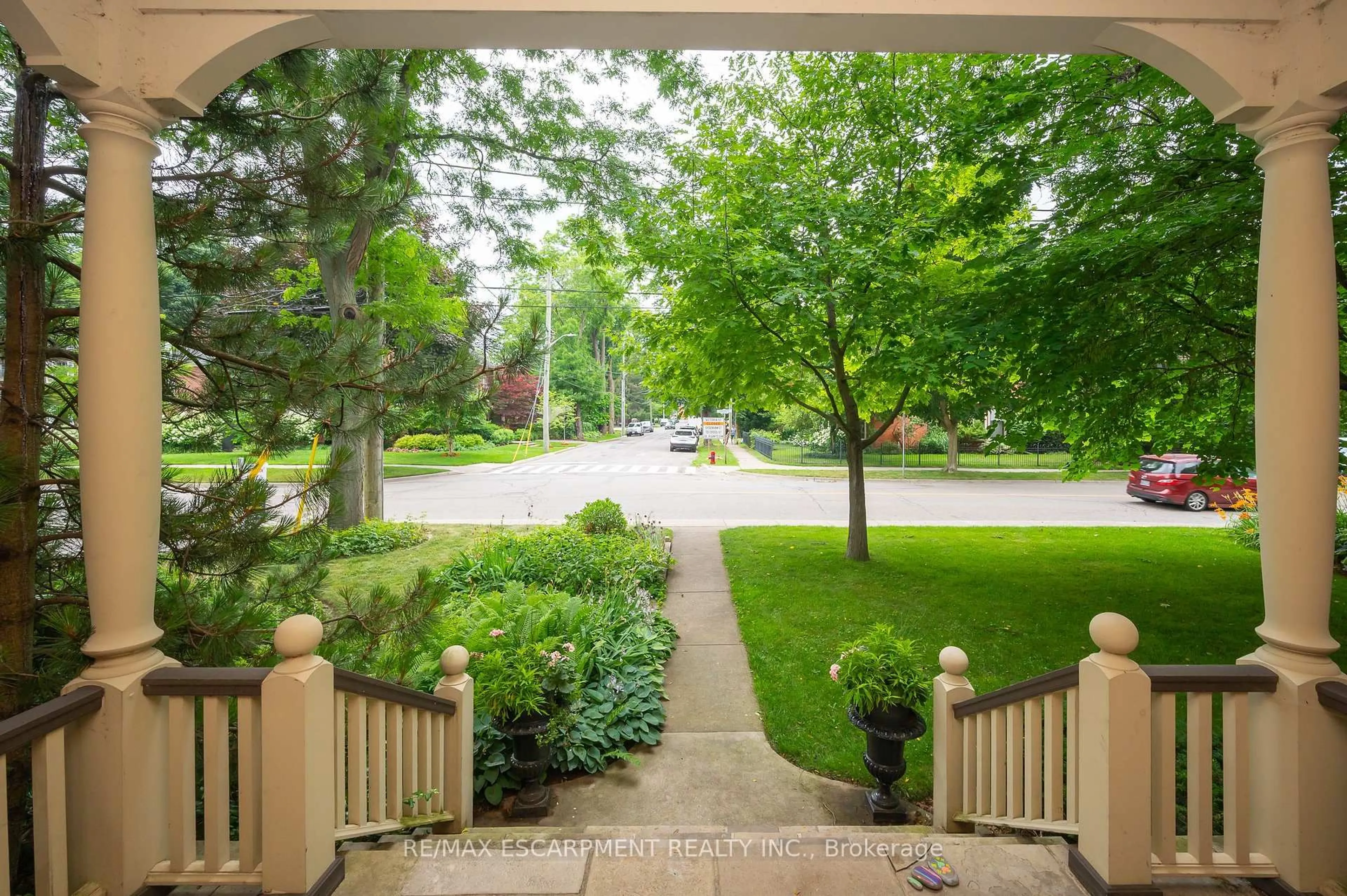 Patio, street for 47 Cross St, Hamilton Ontario L9H 2R5