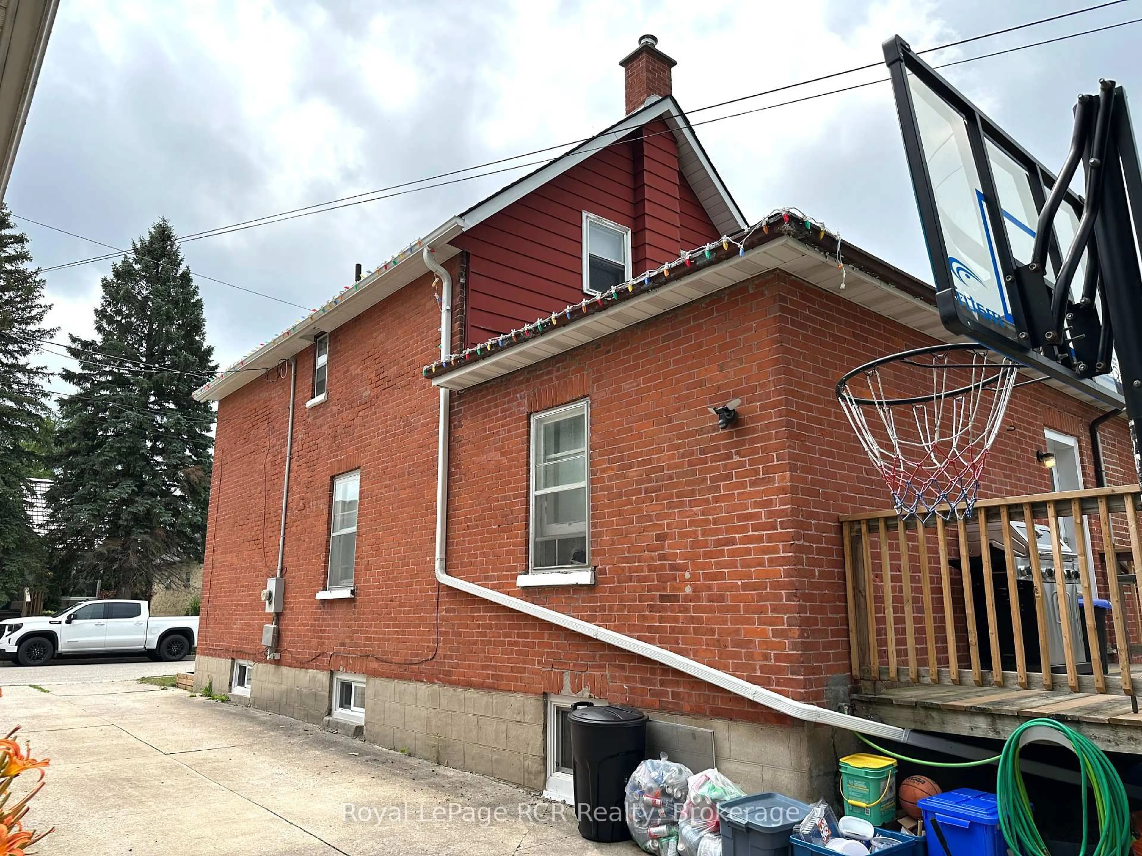 Home with brick exterior material, building for 510 12th St, Hanover Ontario N4N 1V9