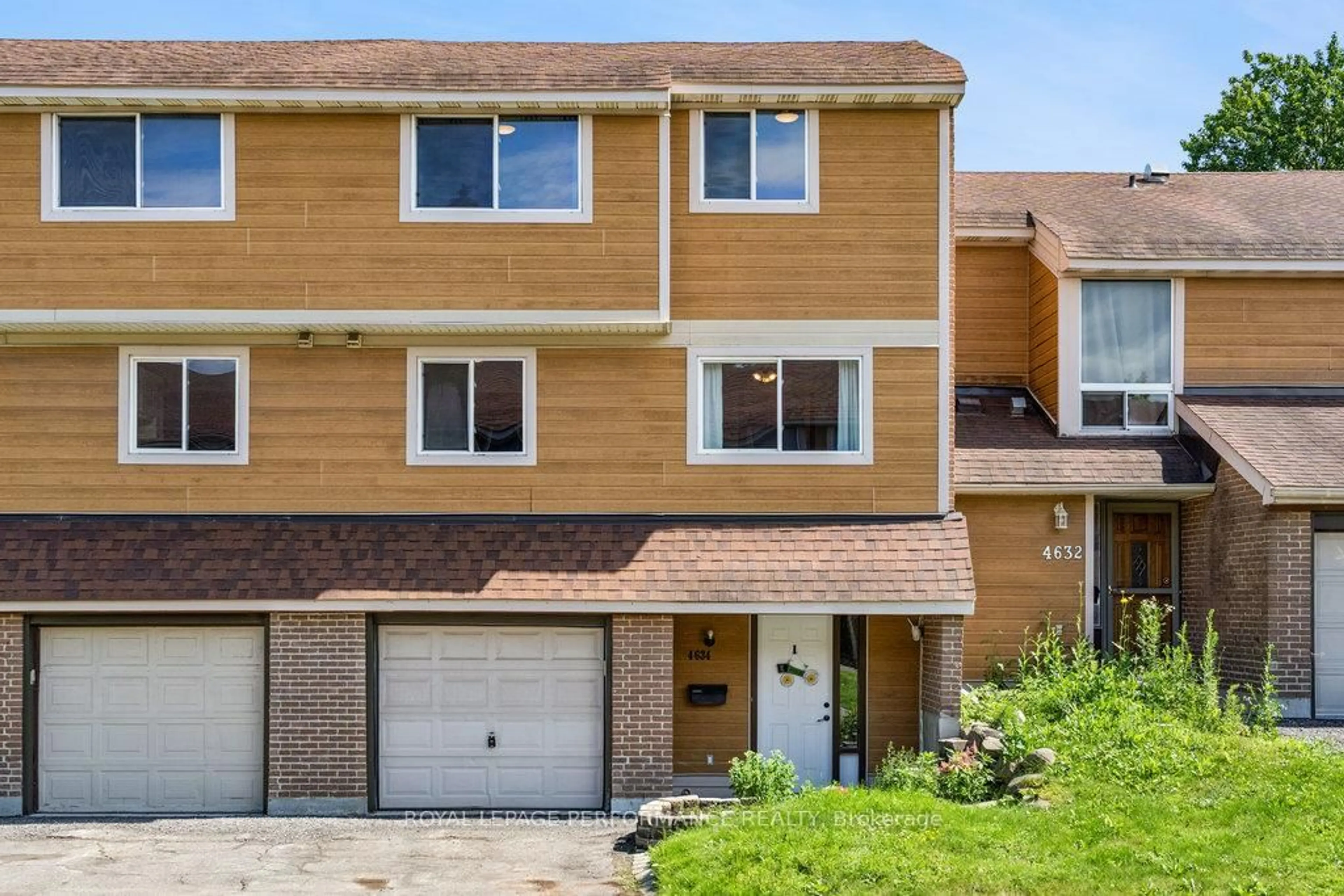 Home with vinyl exterior material, street for 4634 Cosmic Pl #74, Ottawa Ontario K1B 4R8