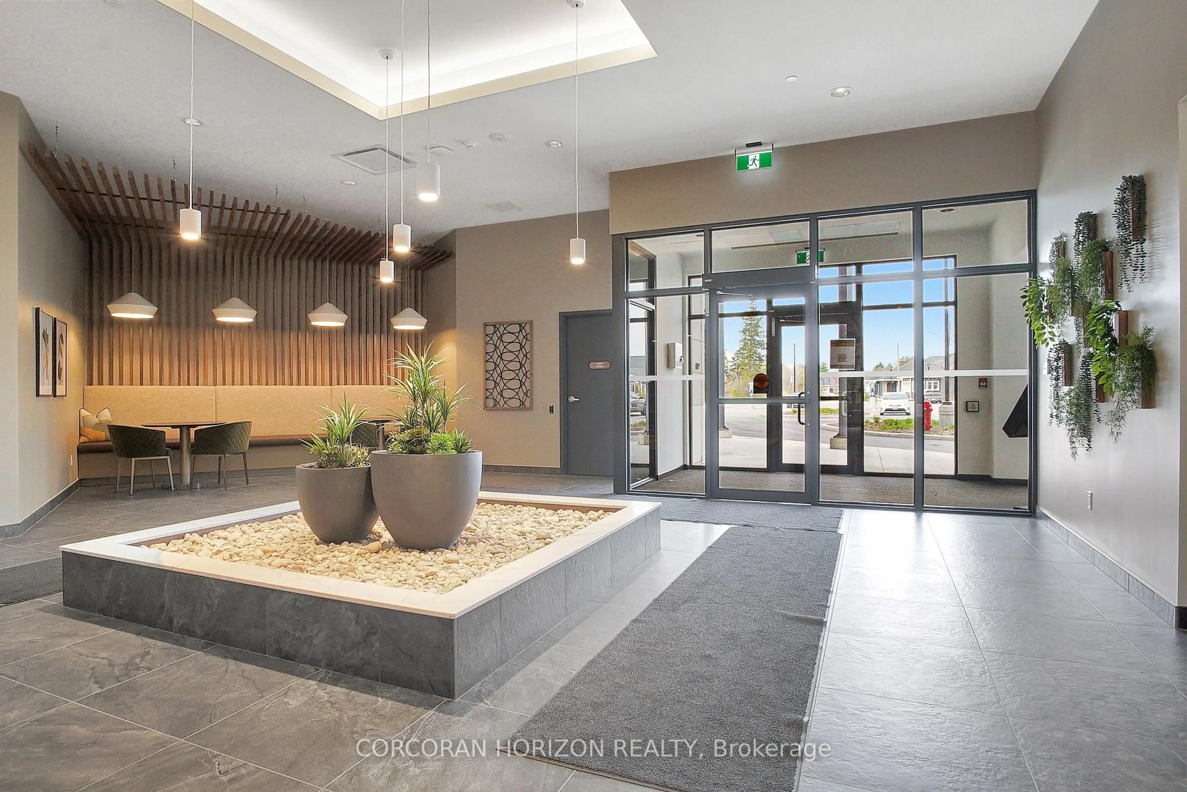 Indoor foyer for 525 New Dundee Rd #706, Kitchener Ontario N2P 0K8