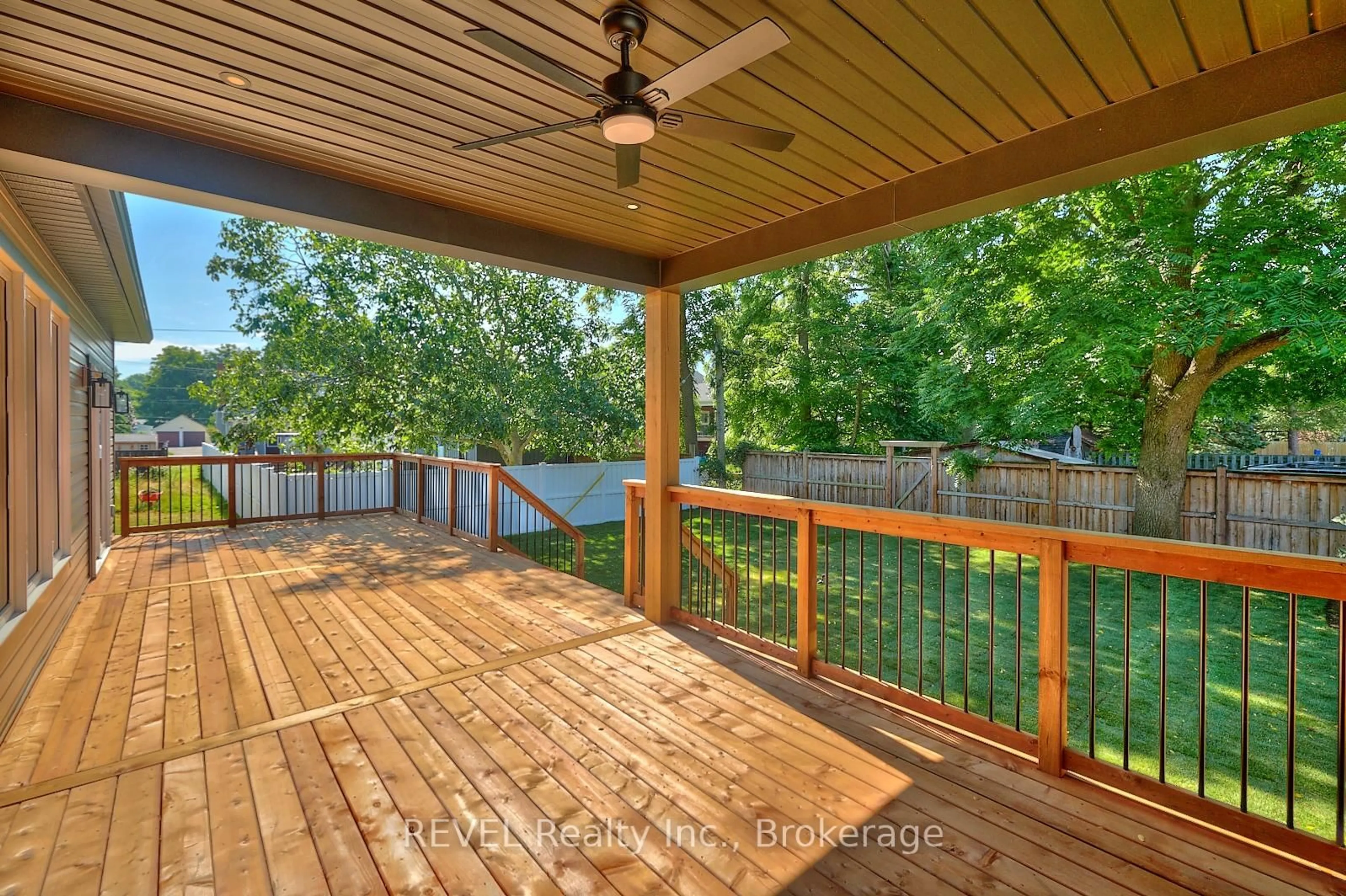 Patio, water/lake/river/ocean view for 752 GORHAM Rd, Fort Erie Ontario L0S 1N0