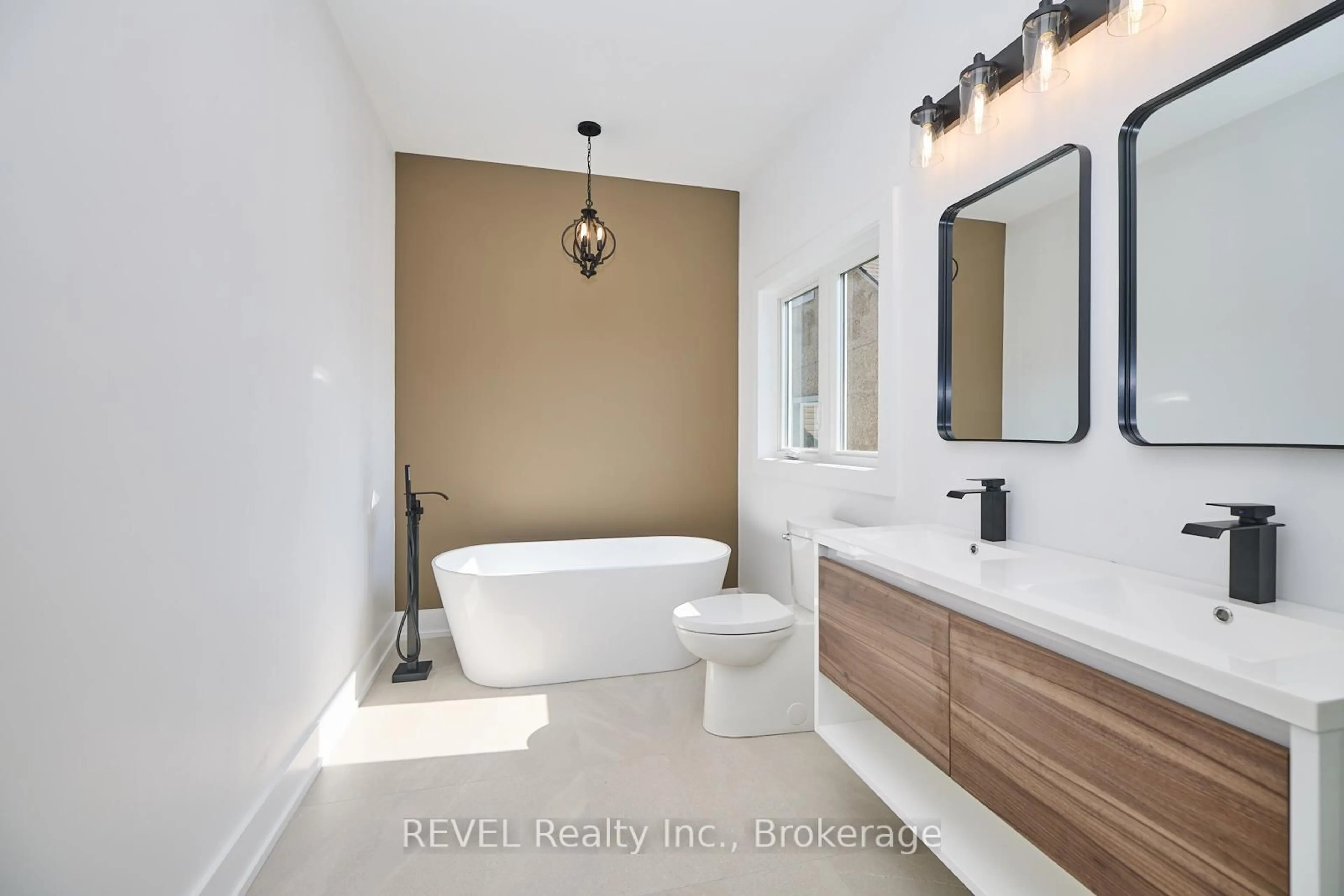 Contemporary bathroom, ceramic/tile floor for 752 GORHAM Rd, Fort Erie Ontario L0S 1N0