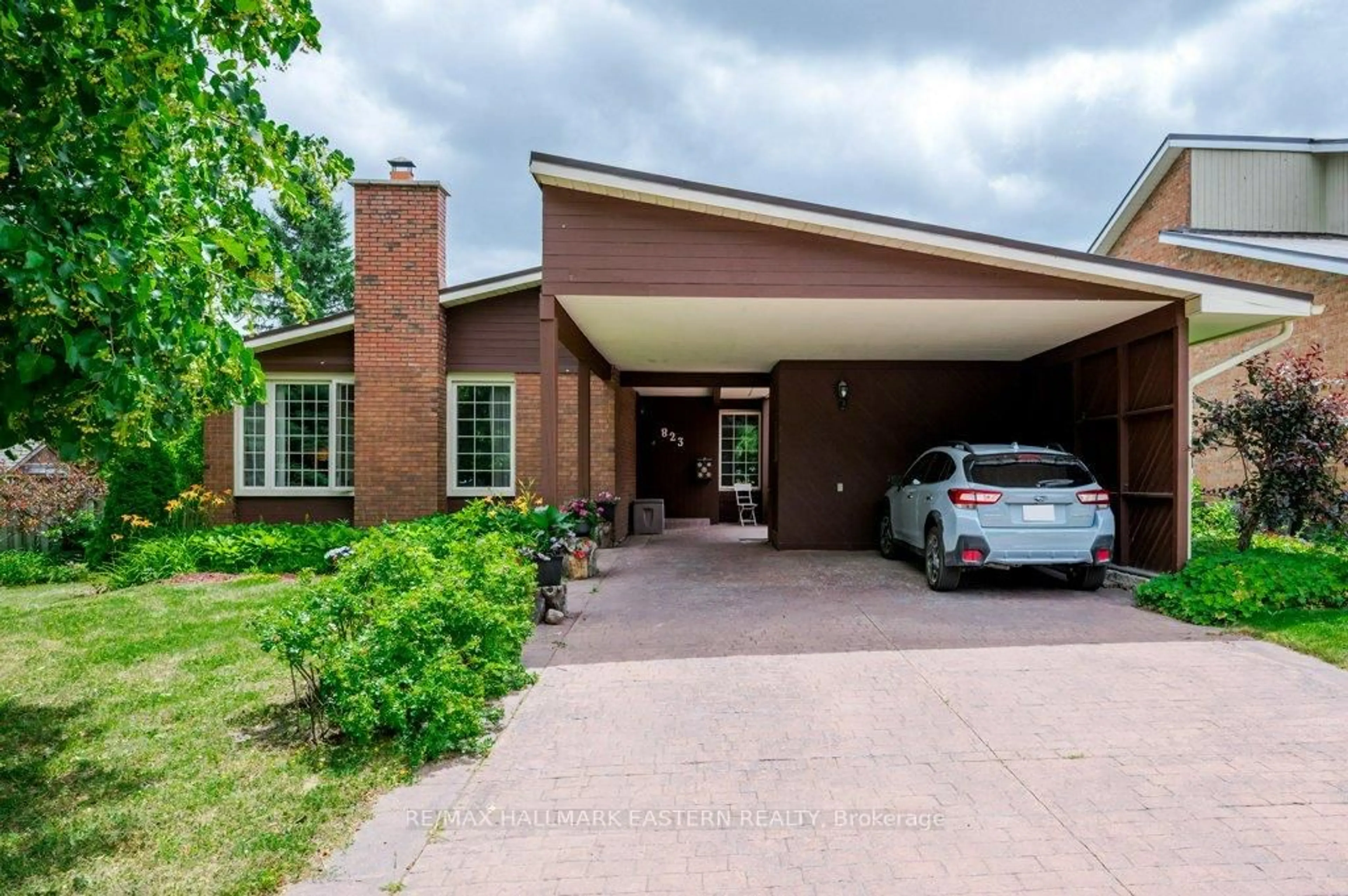 Unknown for 823 Wedgewood Crt, Peterborough West Ontario K9J 7T8