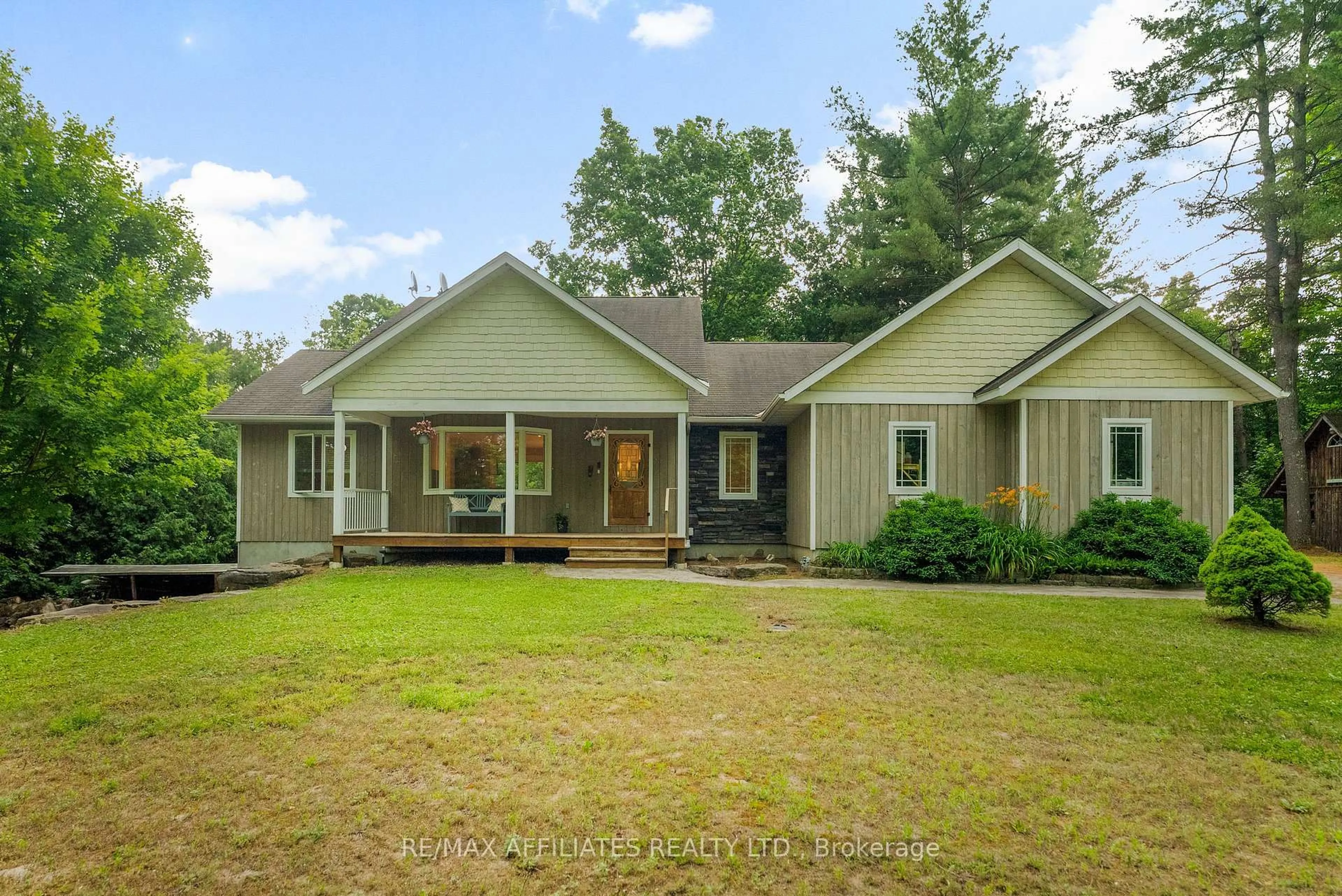 Home with vinyl exterior material, unknown for 955 Bathurst 9th Concession, Balderson Ontario K0G 1A0