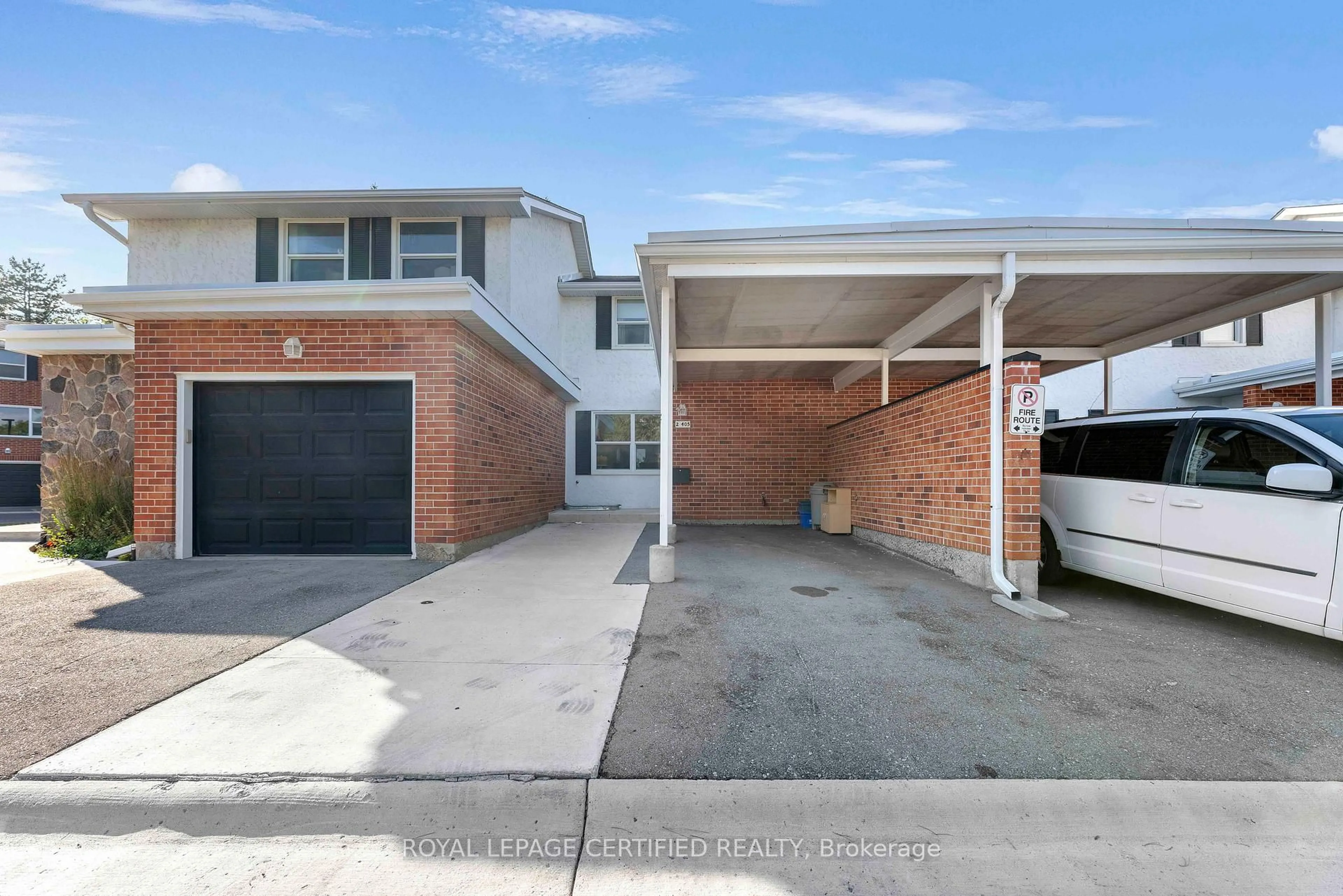 A pic from outside/outdoor area/front of a property/back of a property/a pic from drone, street for 405 Keats Way #2, Waterloo Ontario N2L 5S7