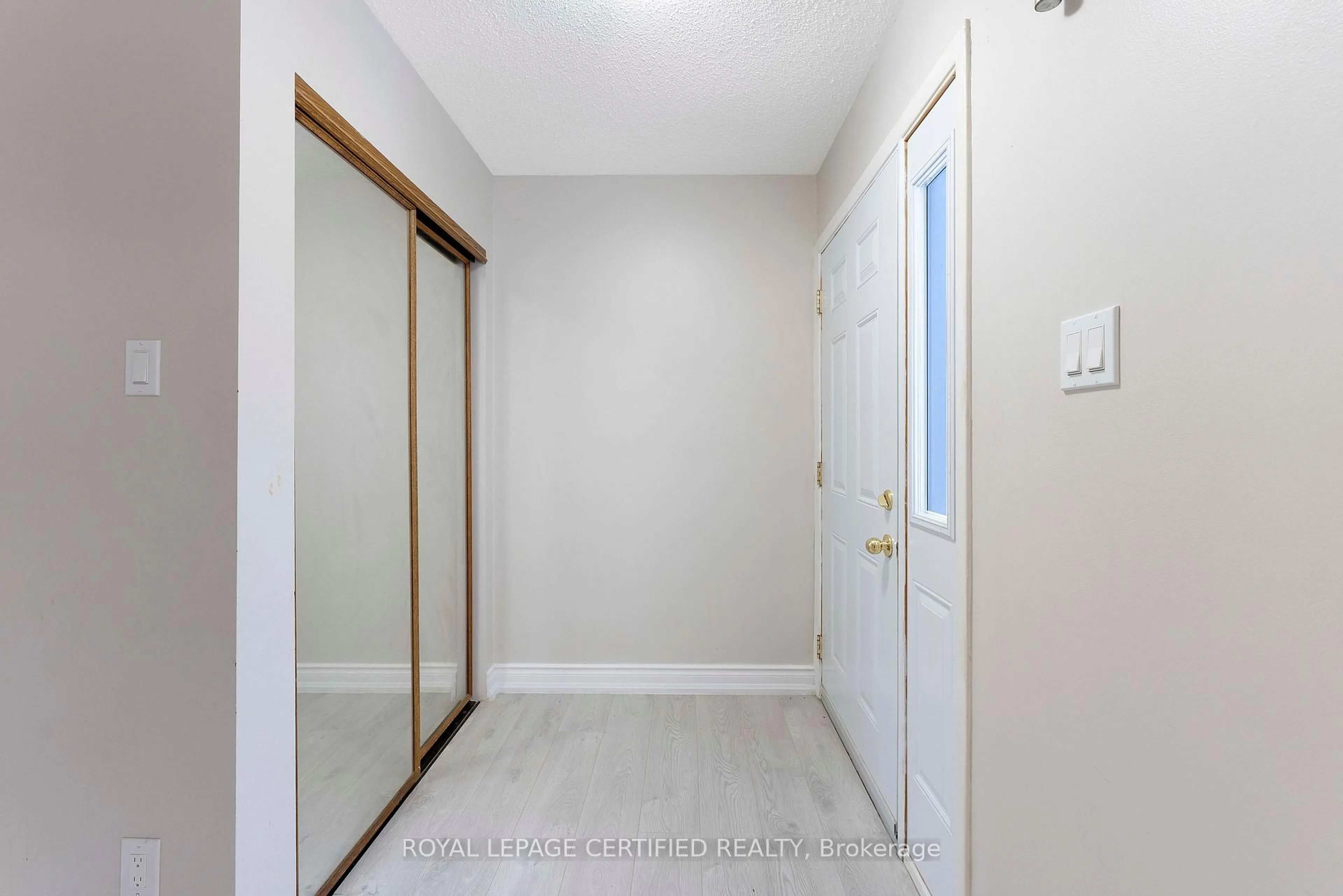 Indoor entryway for 405 Keats Way #2, Waterloo Ontario N2L 5S7