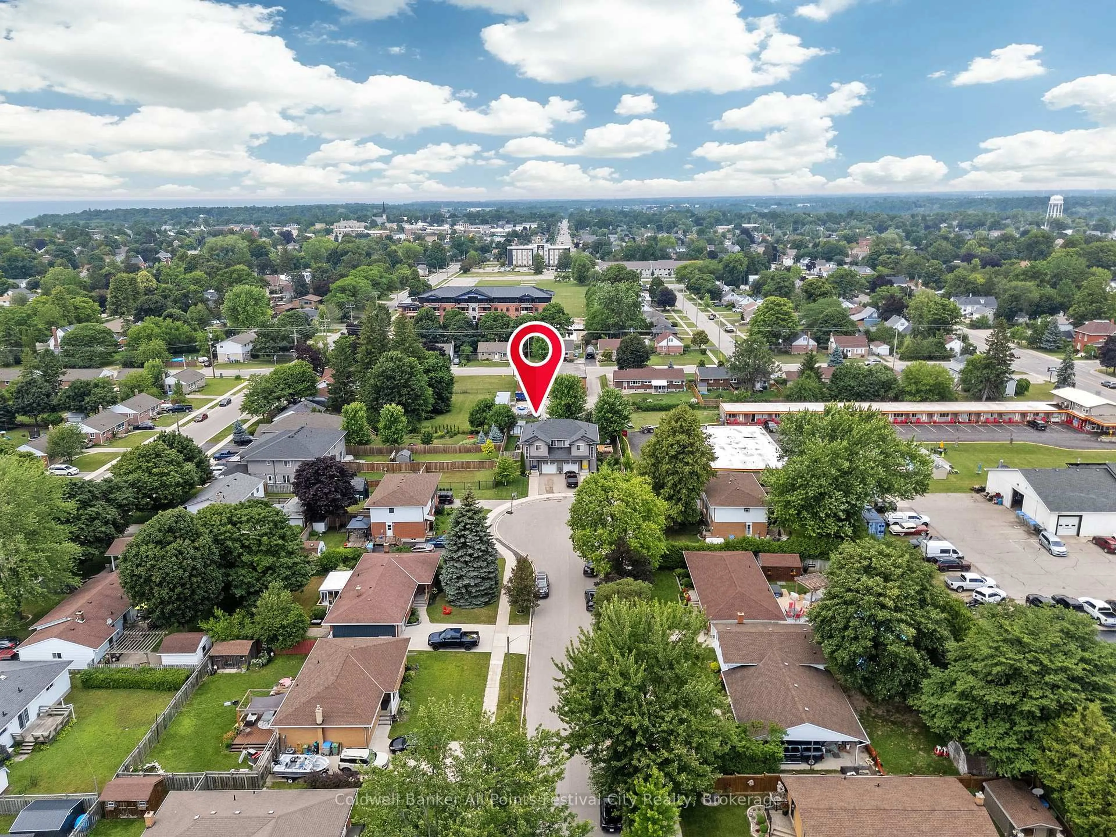 A pic from outside/outdoor area/front of a property/back of a property/a pic from drone, street for 248 Christina Crt, Goderich Ontario N7A 3J3
