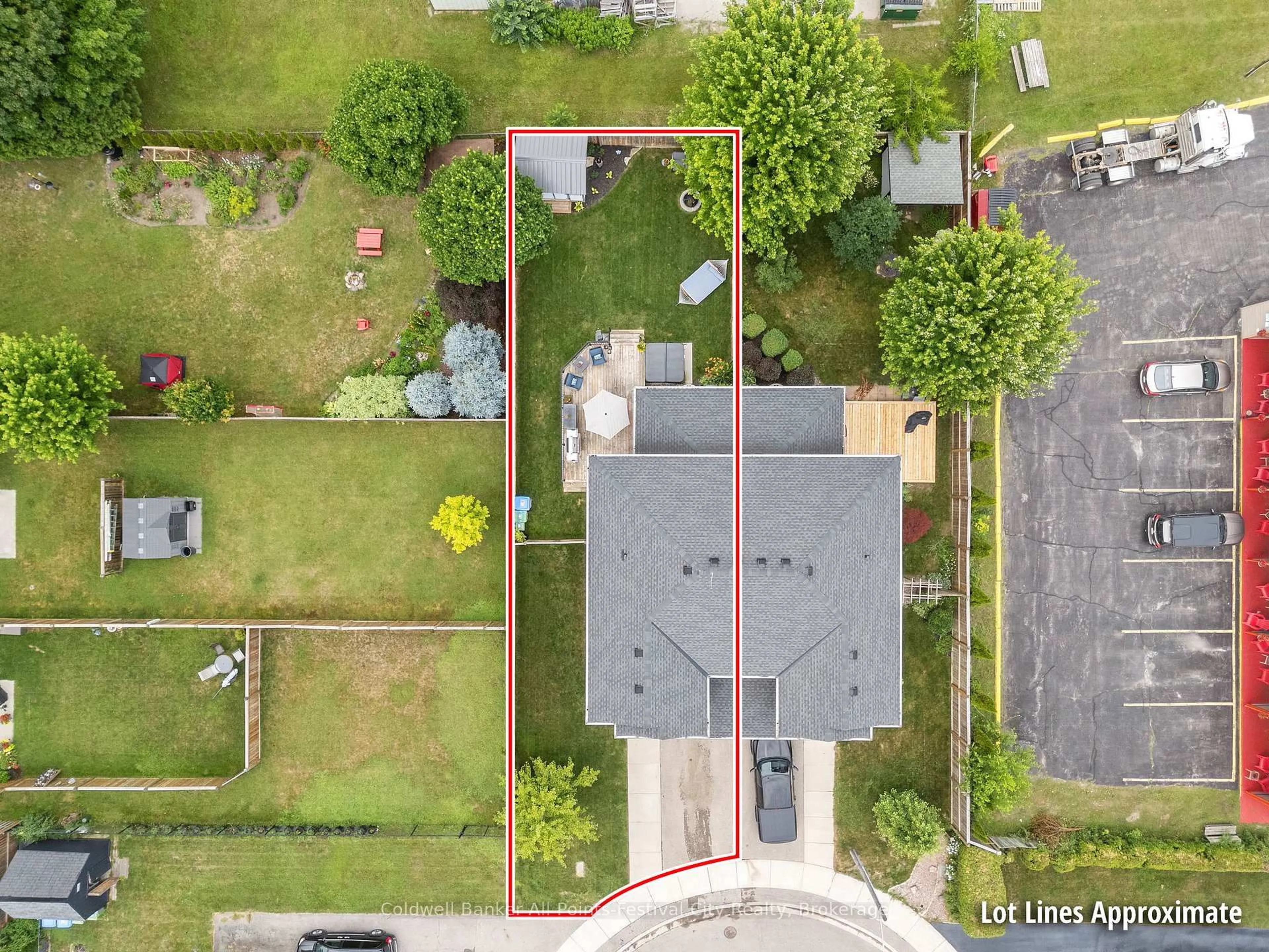 A pic from outside/outdoor area/front of a property/back of a property/a pic from drone, street for 248 Christina Crt, Goderich Ontario N7A 3J3