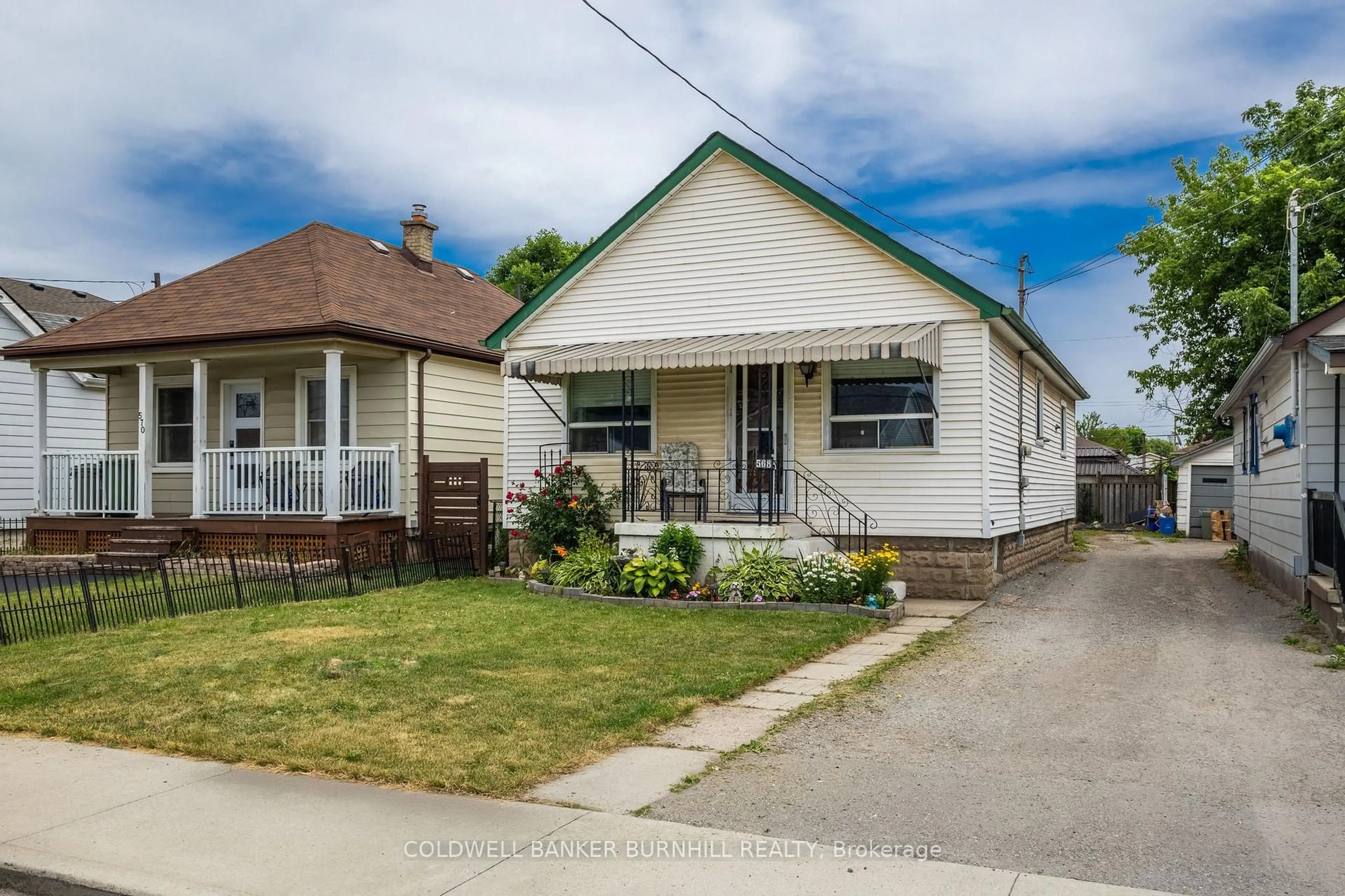 A pic from outside/outdoor area/front of a property/back of a property/a pic from drone, street for 568 Barnaby St, Hamilton Ontario L8H 6T9