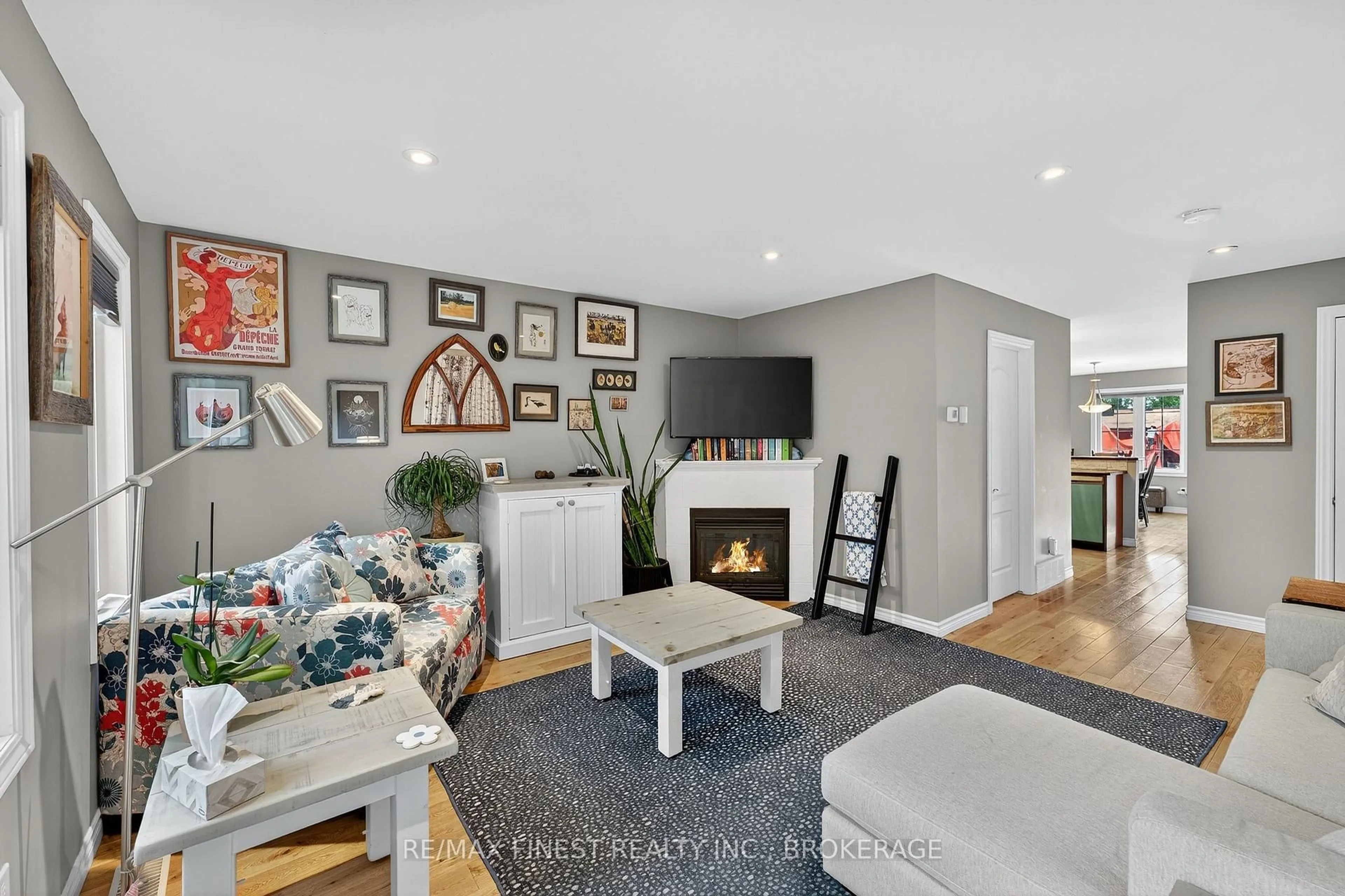 Living room with furniture, unknown for 39 Charles St, Kingston Ontario K7K 1V3