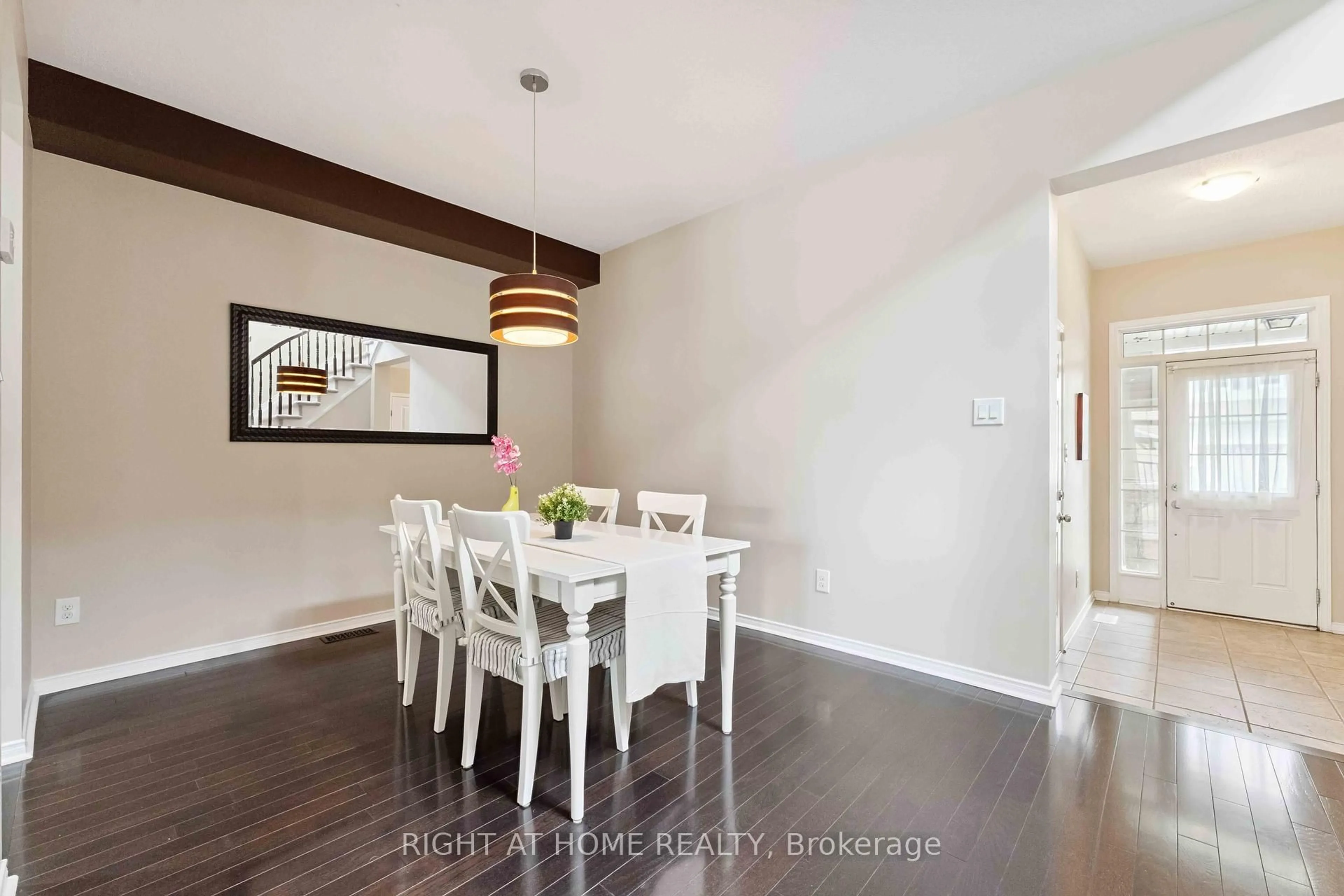 Dining room, wood/laminate floor for 905 Caldermill Private, Ottawa Ontario K2J 0Z8