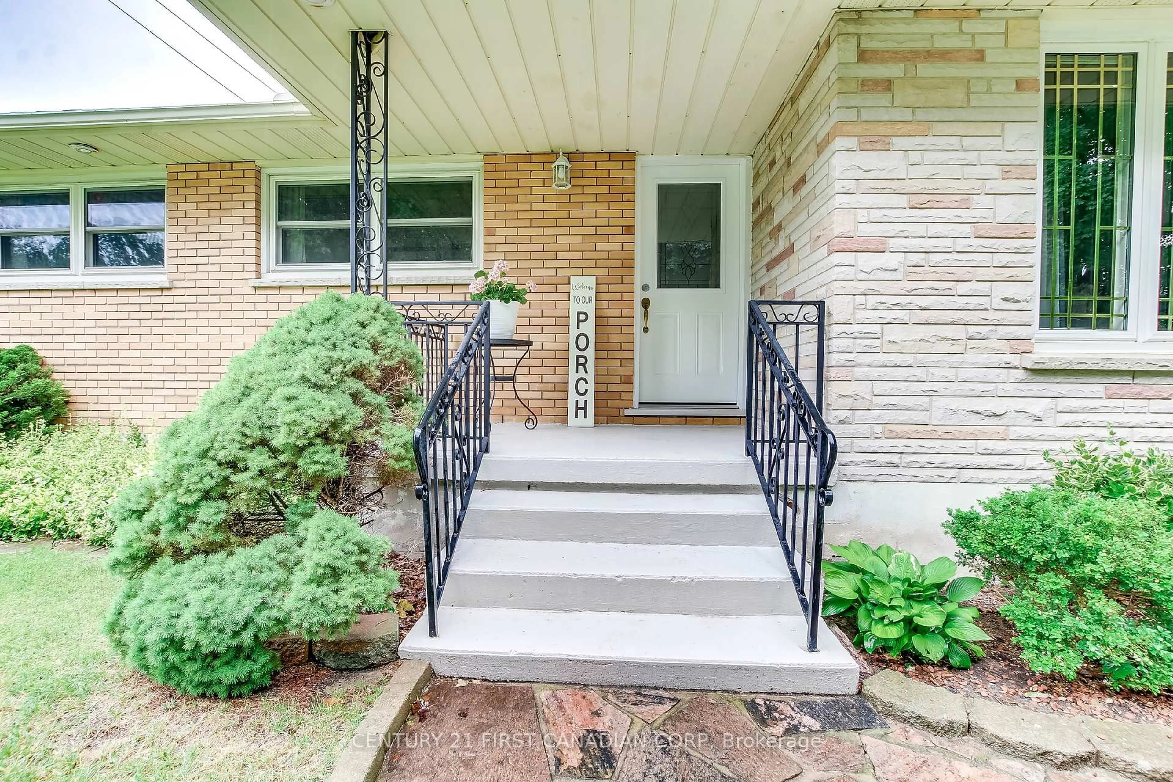 Unknown for 353 Adelaide St, Strathroy-Caradoc Ontario N7G 2W2