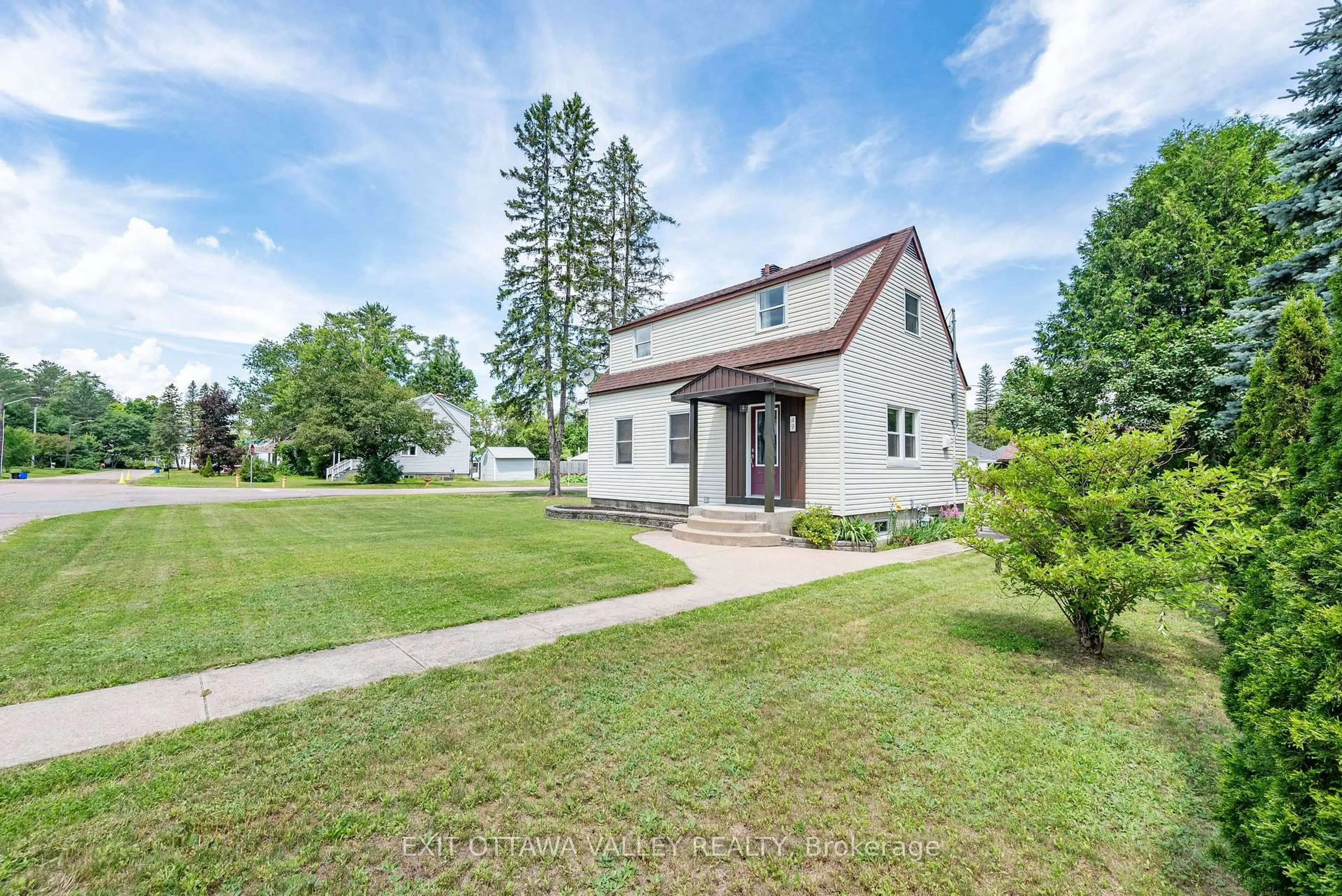 A pic from outside/outdoor area/front of a property/back of a property/a pic from drone, street for 49 Glendale Ave, Deep River Ontario K0J 1P0