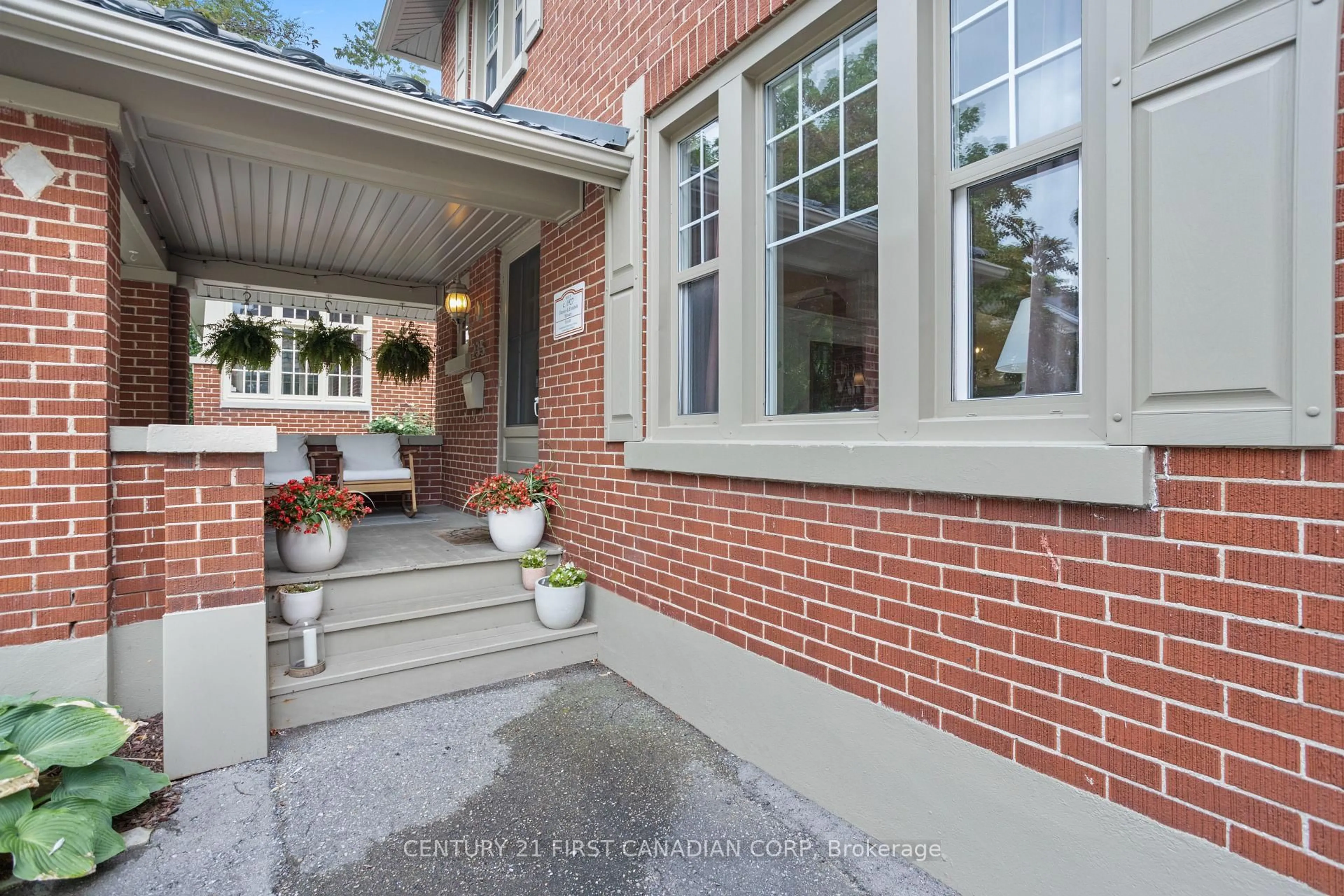 Unknown for 235 Sherwood Ave, London East Ontario N6A 2G1