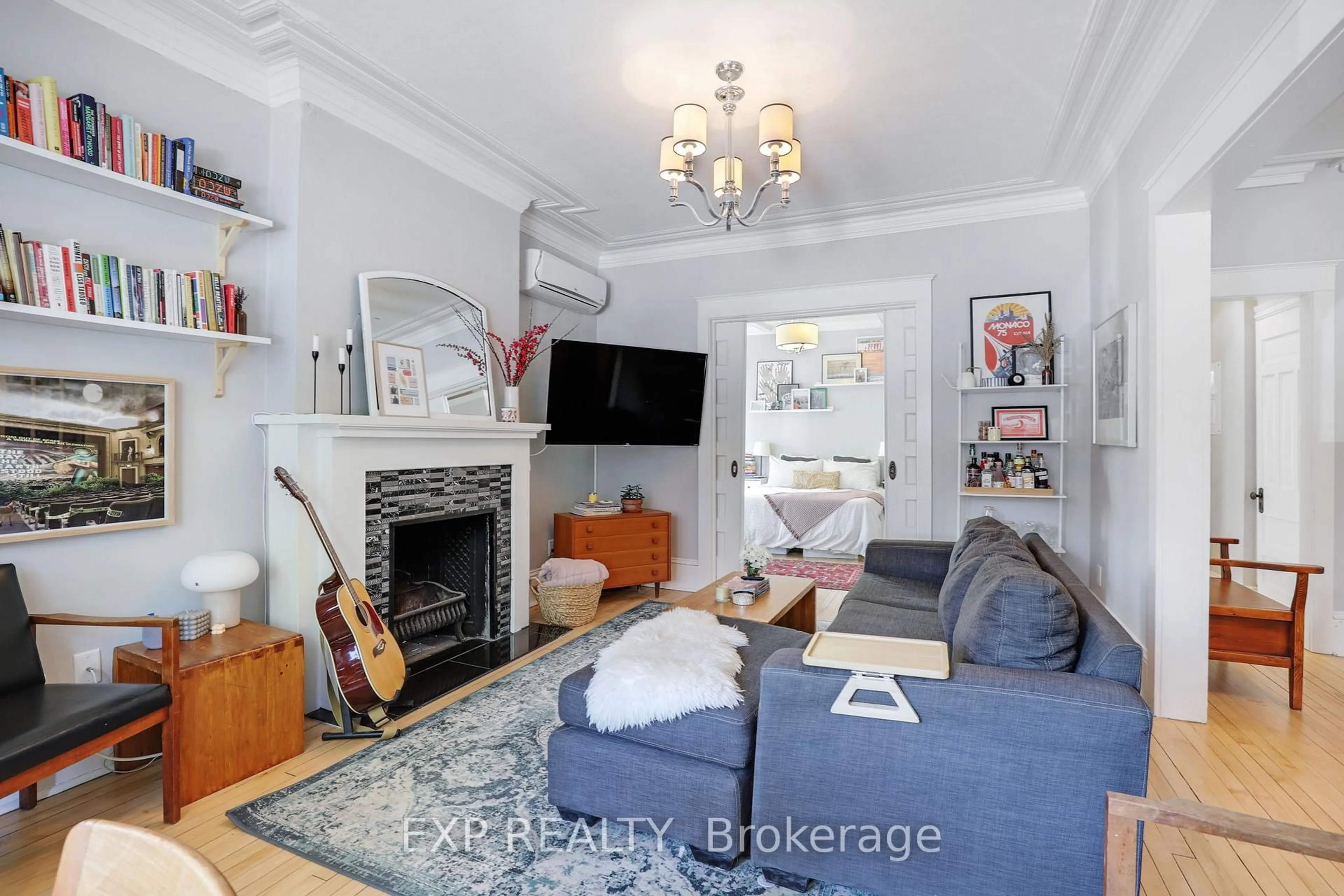 Living room with furniture, unknown for 22 Delaware Ave, Ottawa Ontario K2P 0Z3