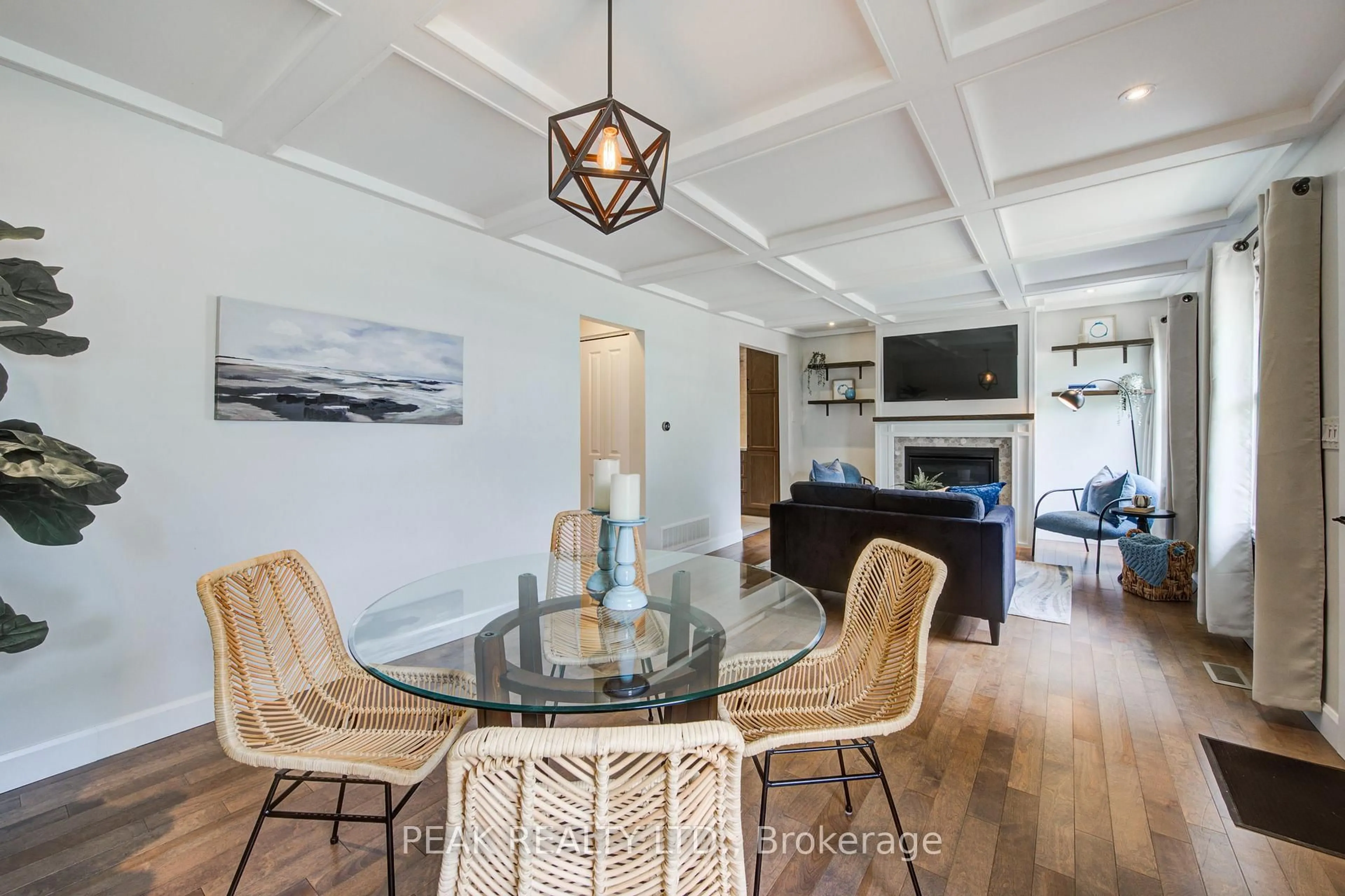 Dining room, unknown for 694 Elizabeth St, Woodstock Ontario N4S 5B7